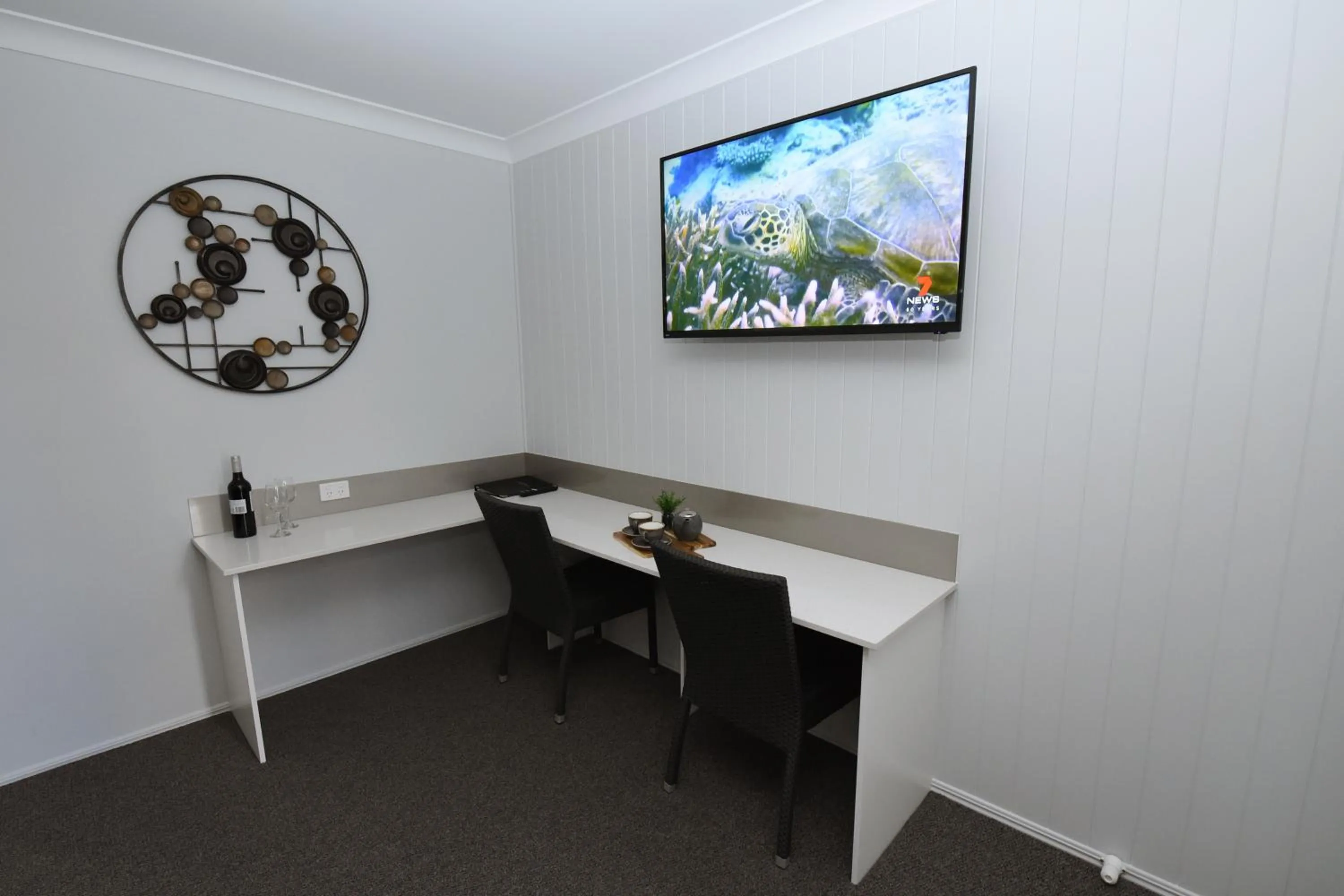 TV and multimedia in Raintree Motel Biloela