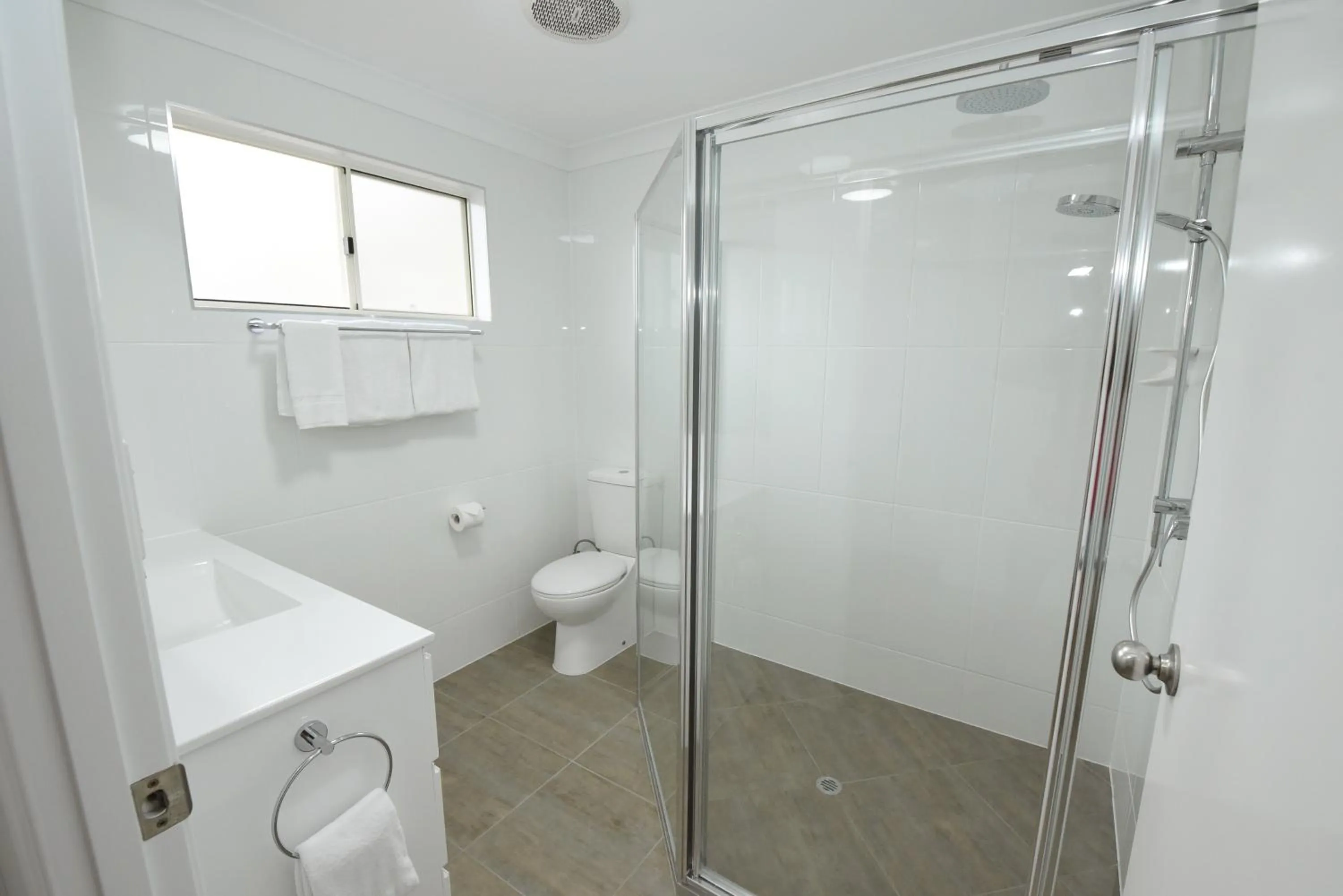 Shower in Raintree Motel Biloela