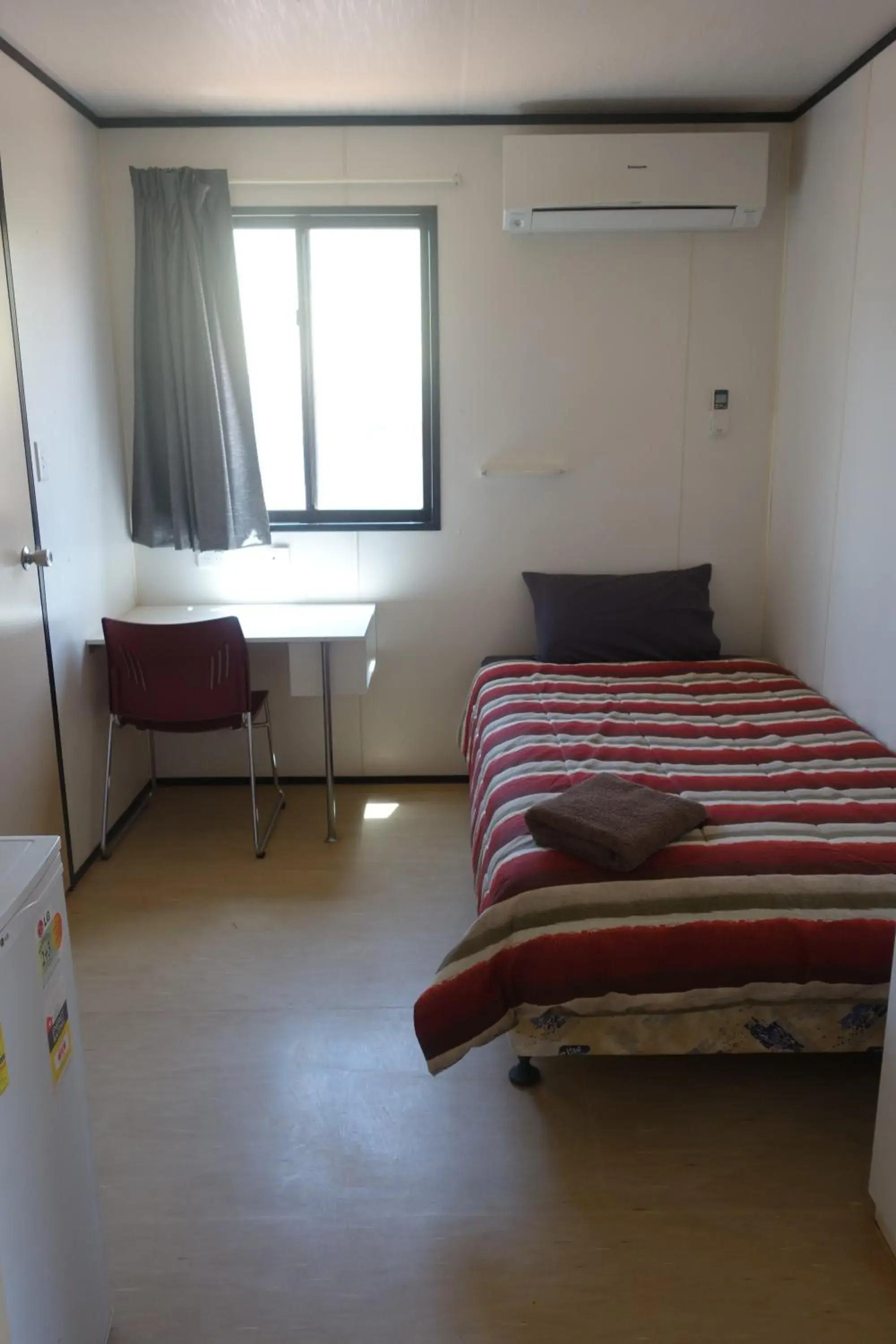 Superior Single Room in William Creek Camp Ground & Units Superior Single Room in William Creek Camp Ground & Units