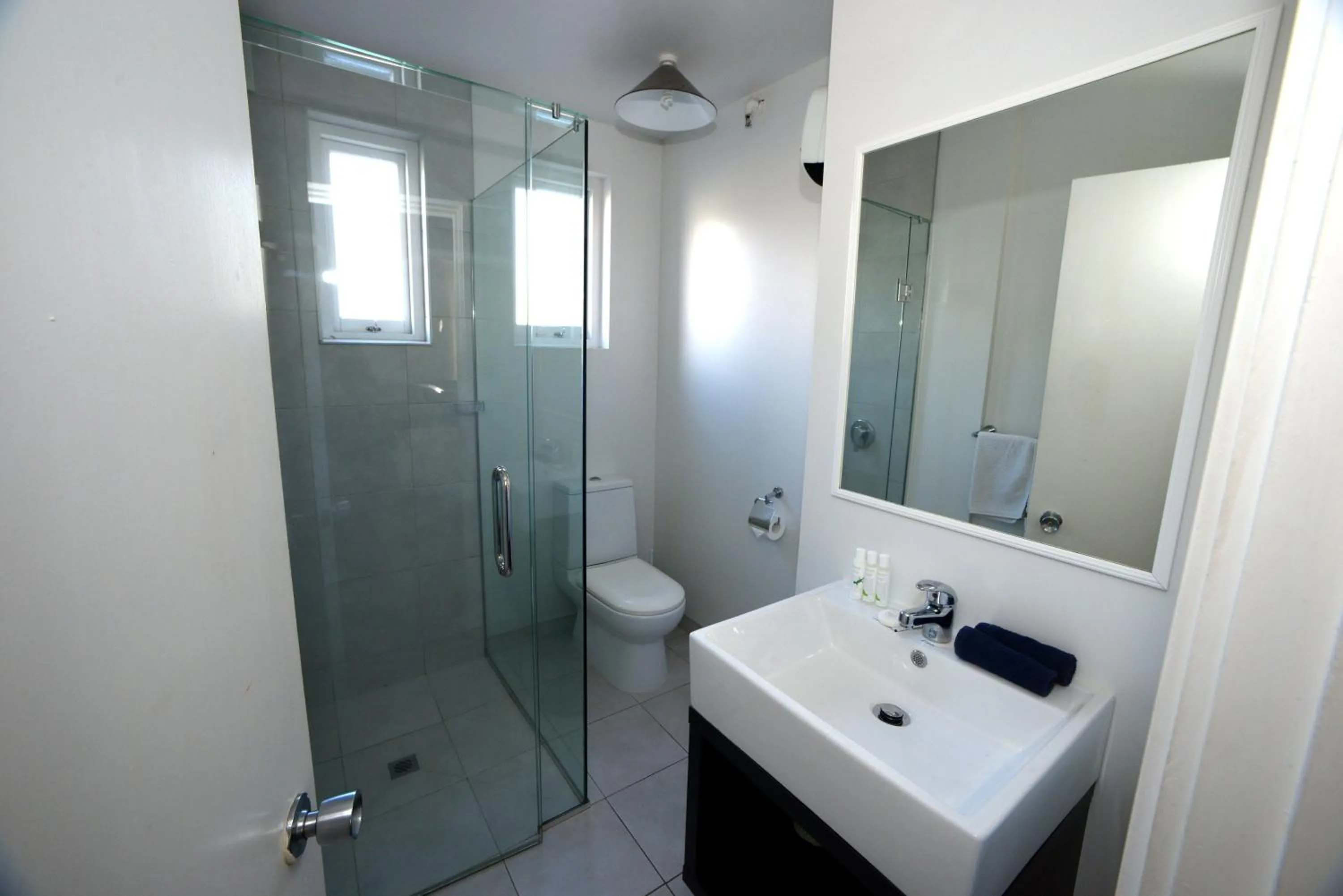 Shower in Akaroa Village Inn