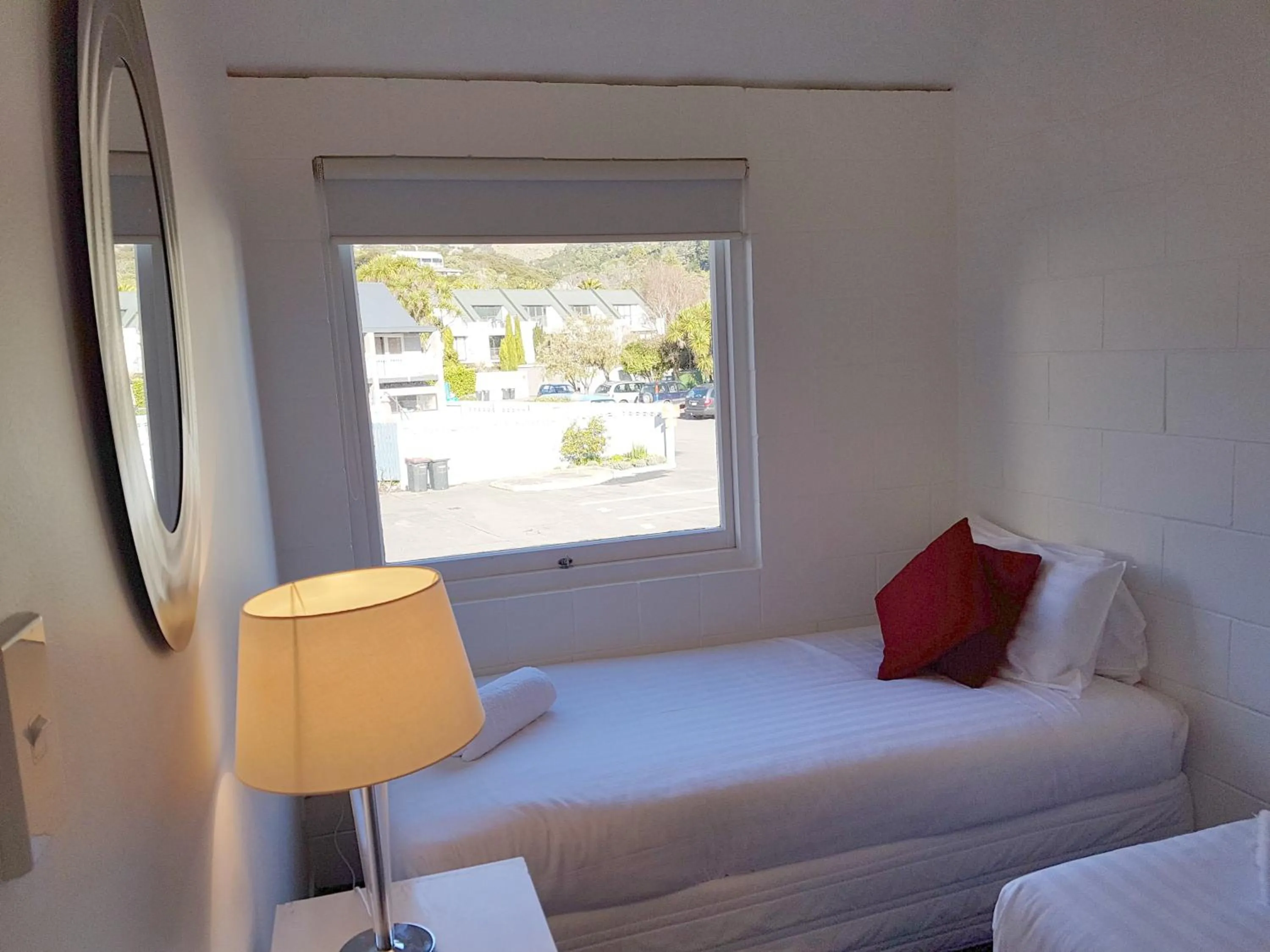 Bedroom, Bed in Akaroa Village Inn