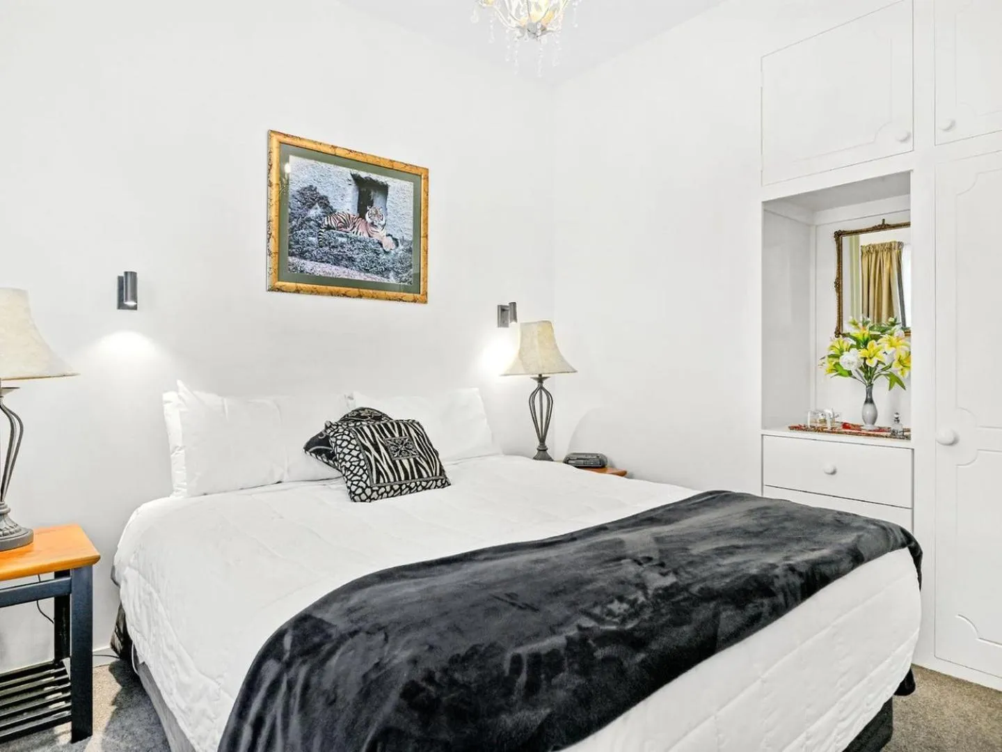 Bedroom, Bed in Akaroa Village Inn