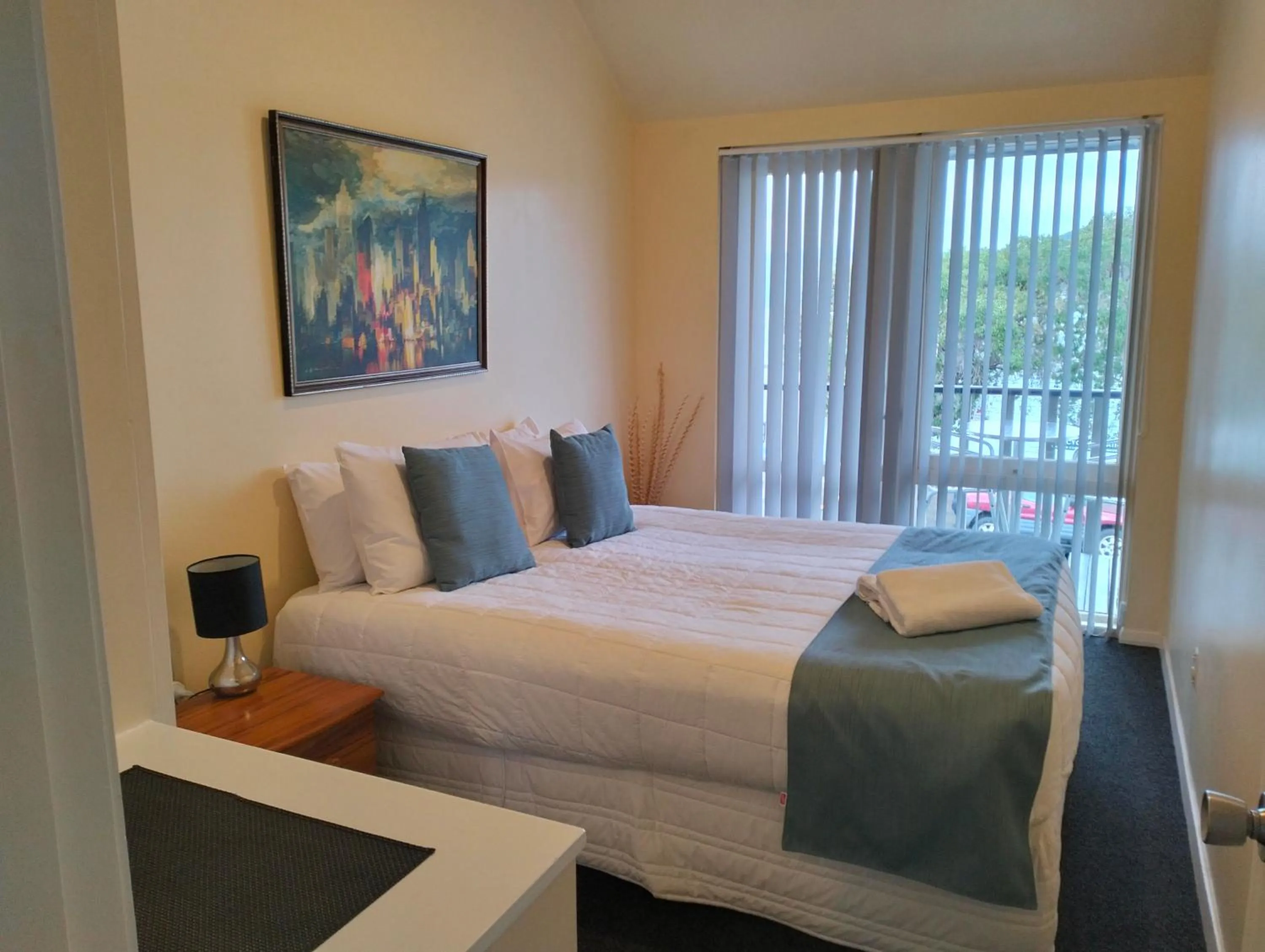 Bed in Akaroa Village Inn