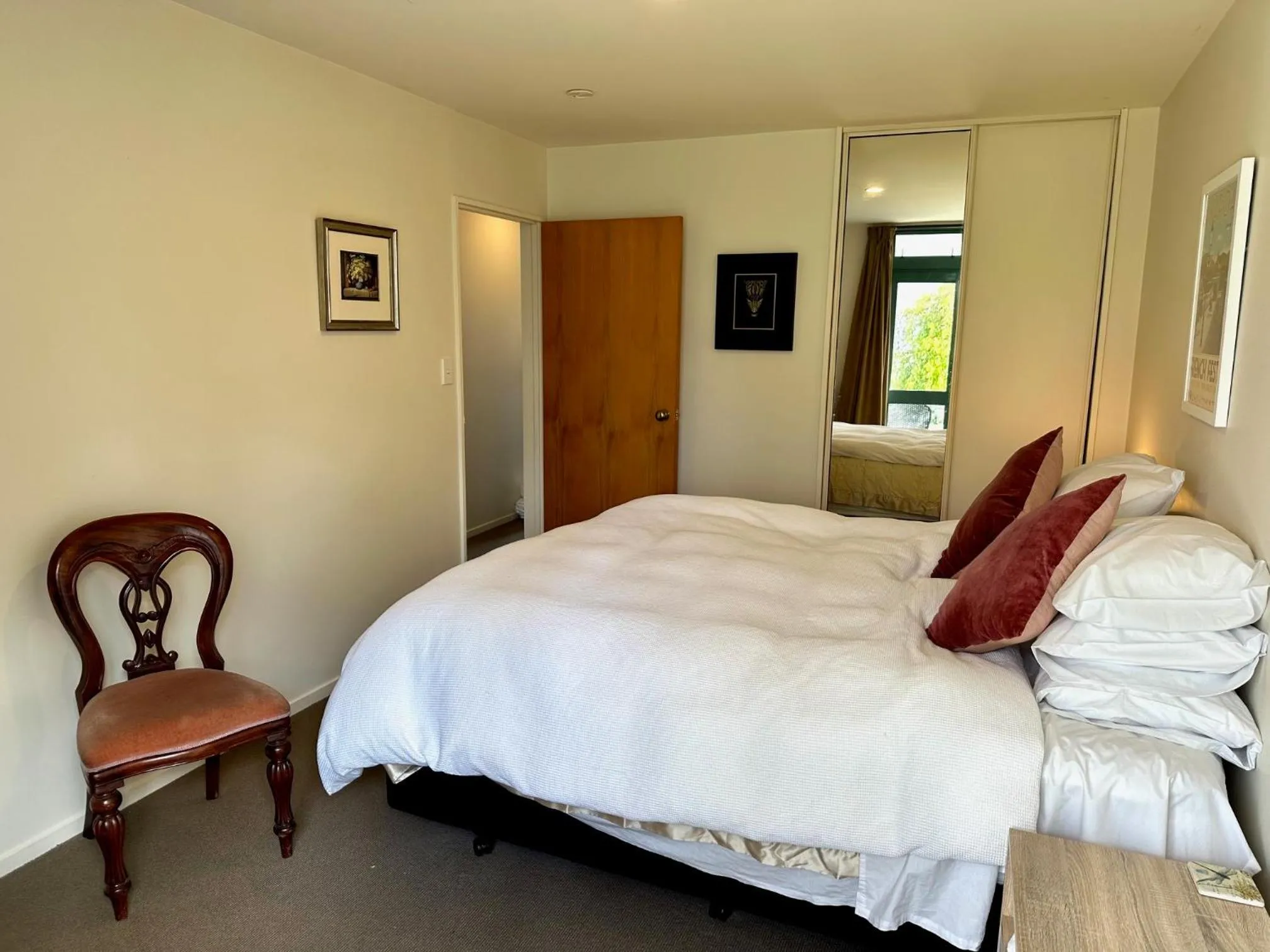 Bed in Akaroa Village Inn