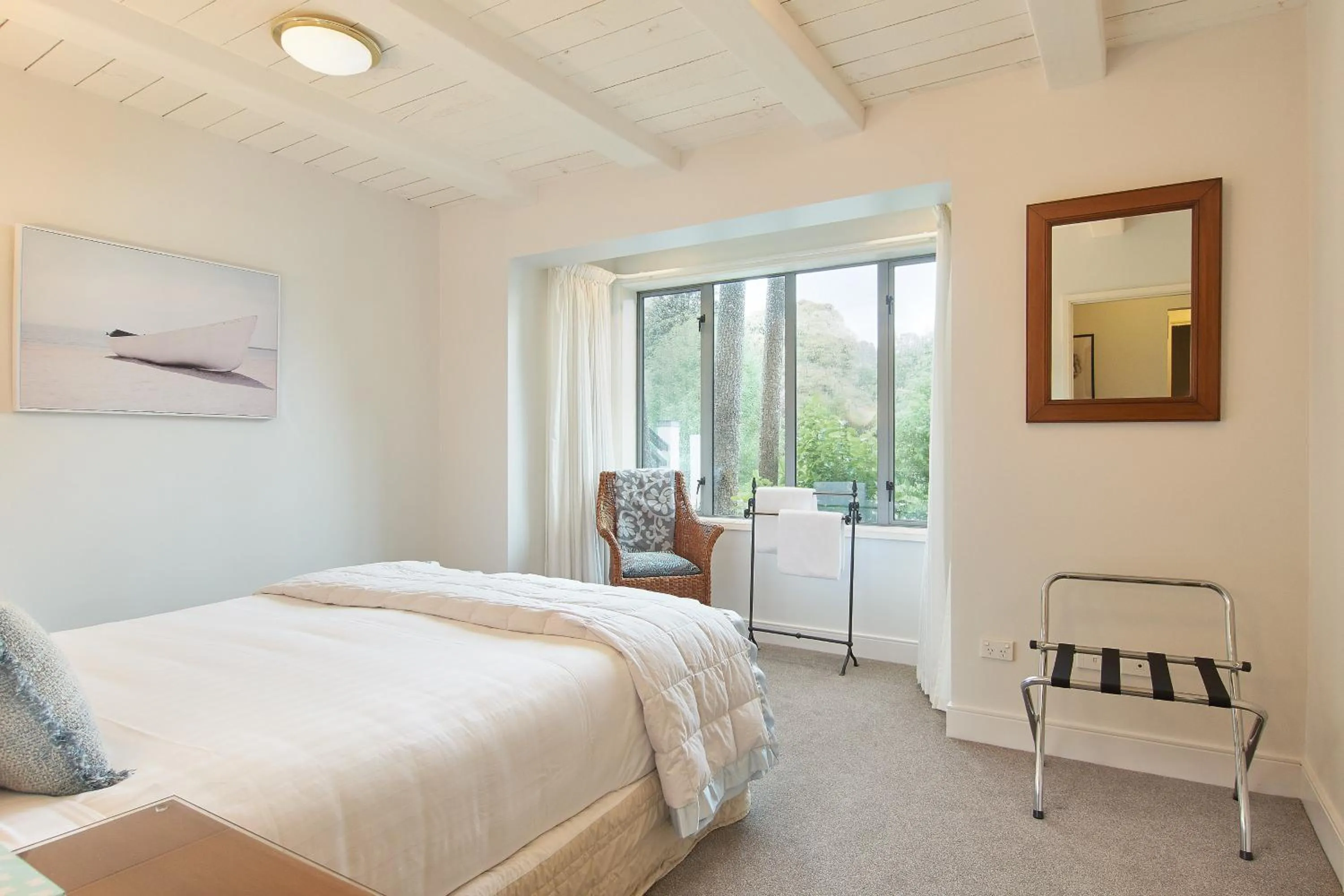 Bedroom, Bed in Akaroa Village Inn