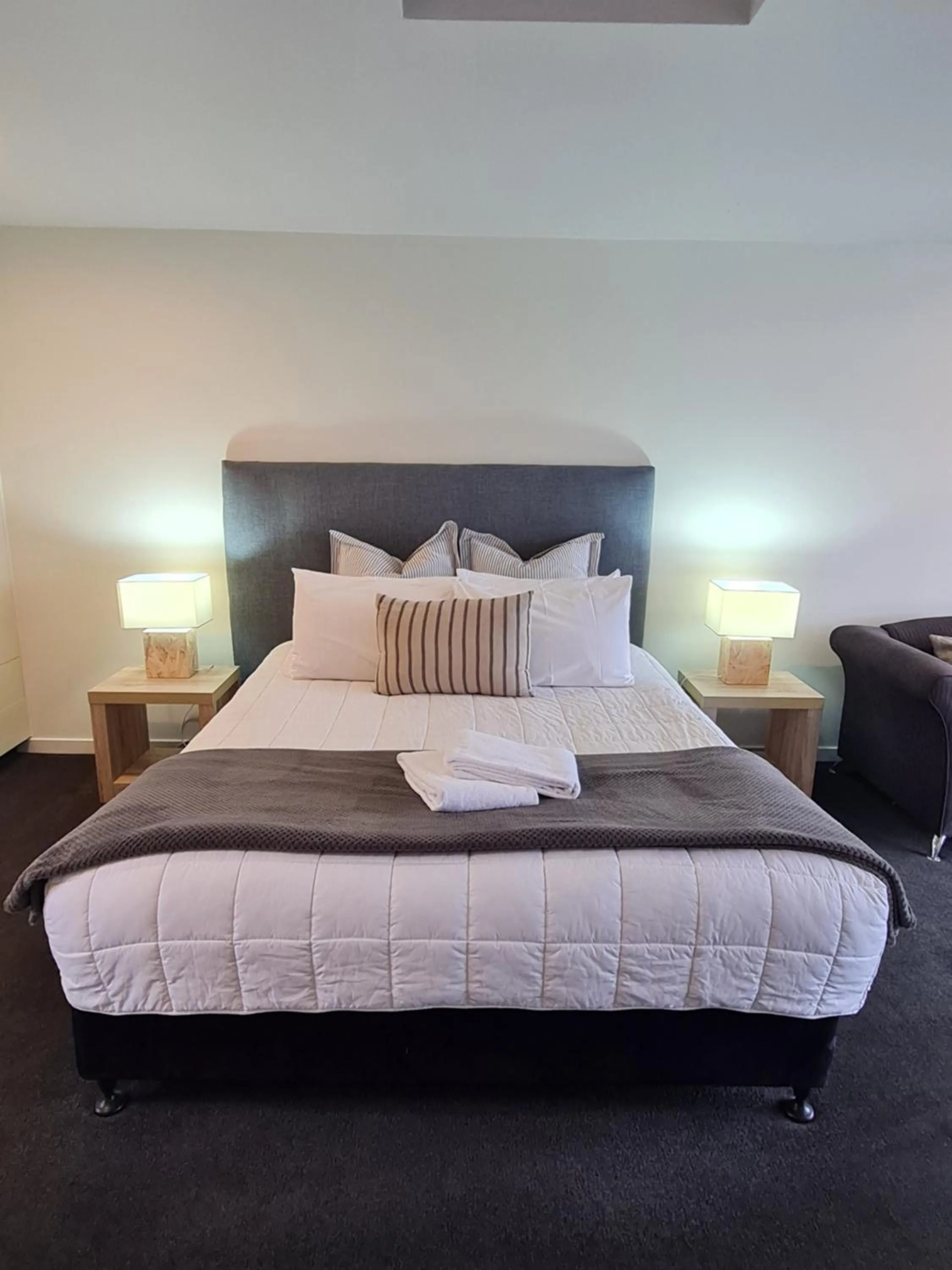 Bed in Akaroa Village Inn