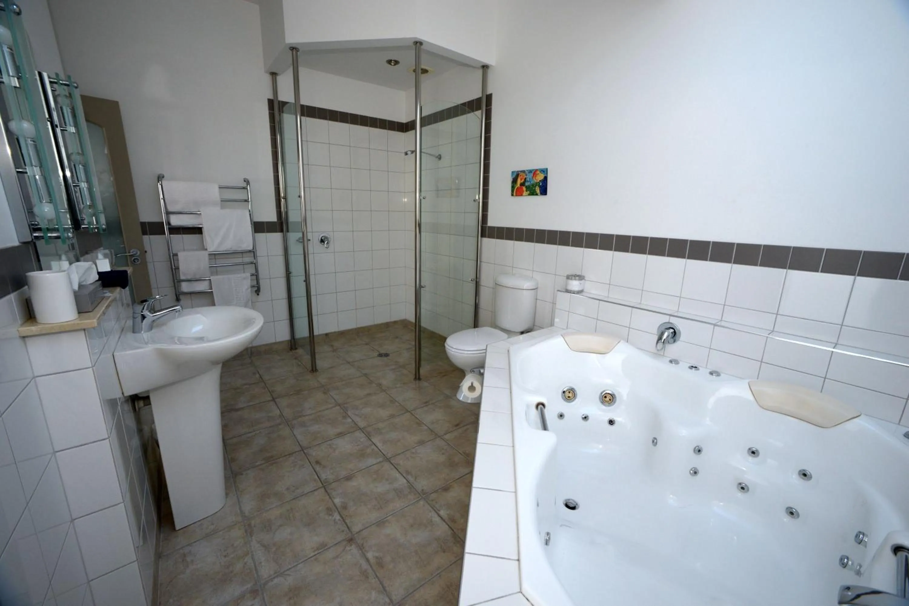 Bathroom in Akaroa Village Inn