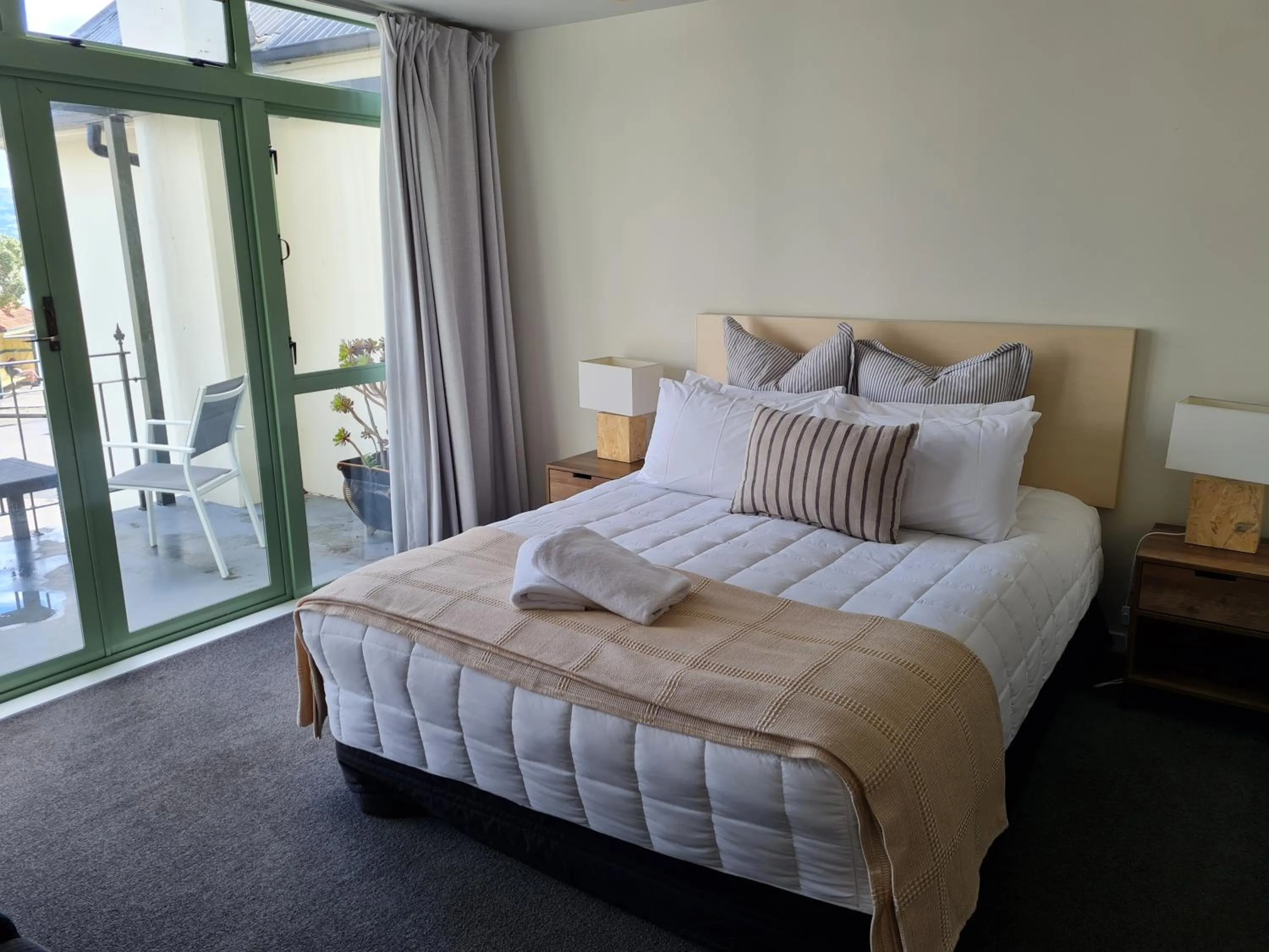 Bed in Akaroa Village Inn