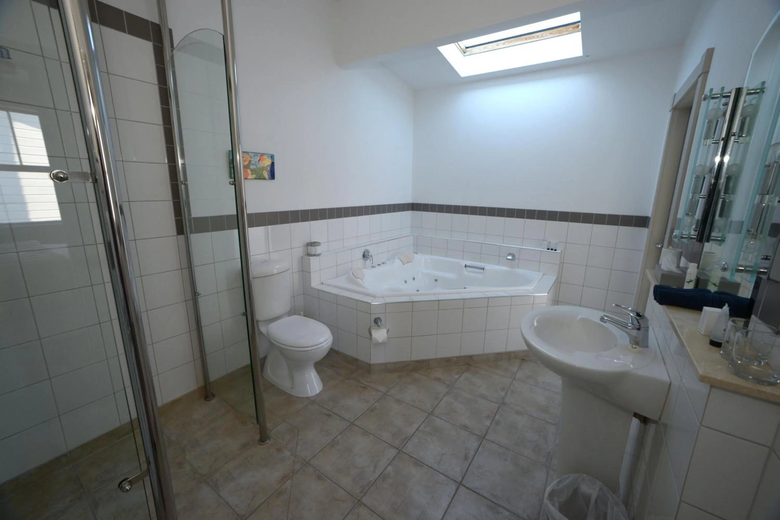 Bathroom in Akaroa Village Inn