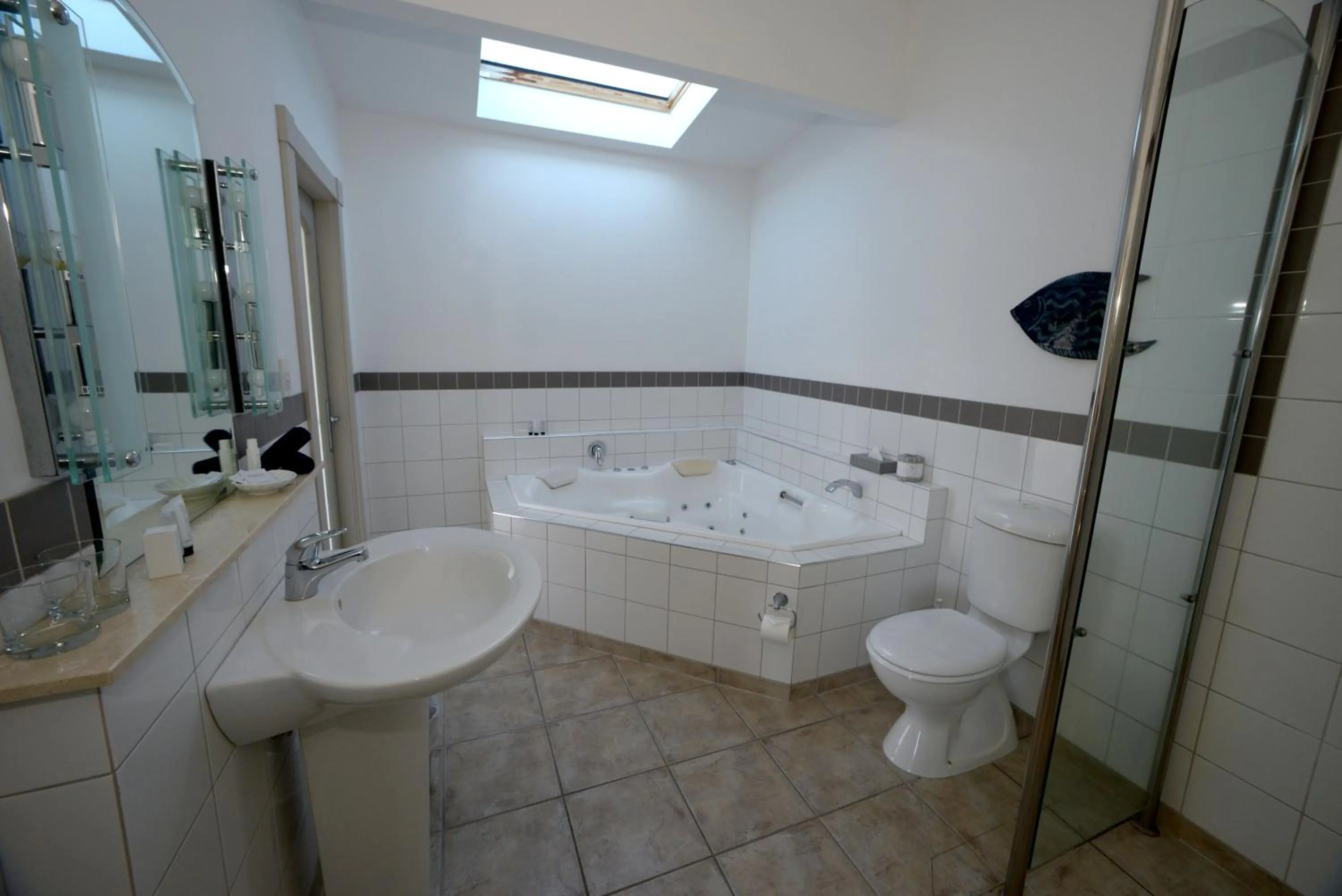 Bathroom in Akaroa Village Inn