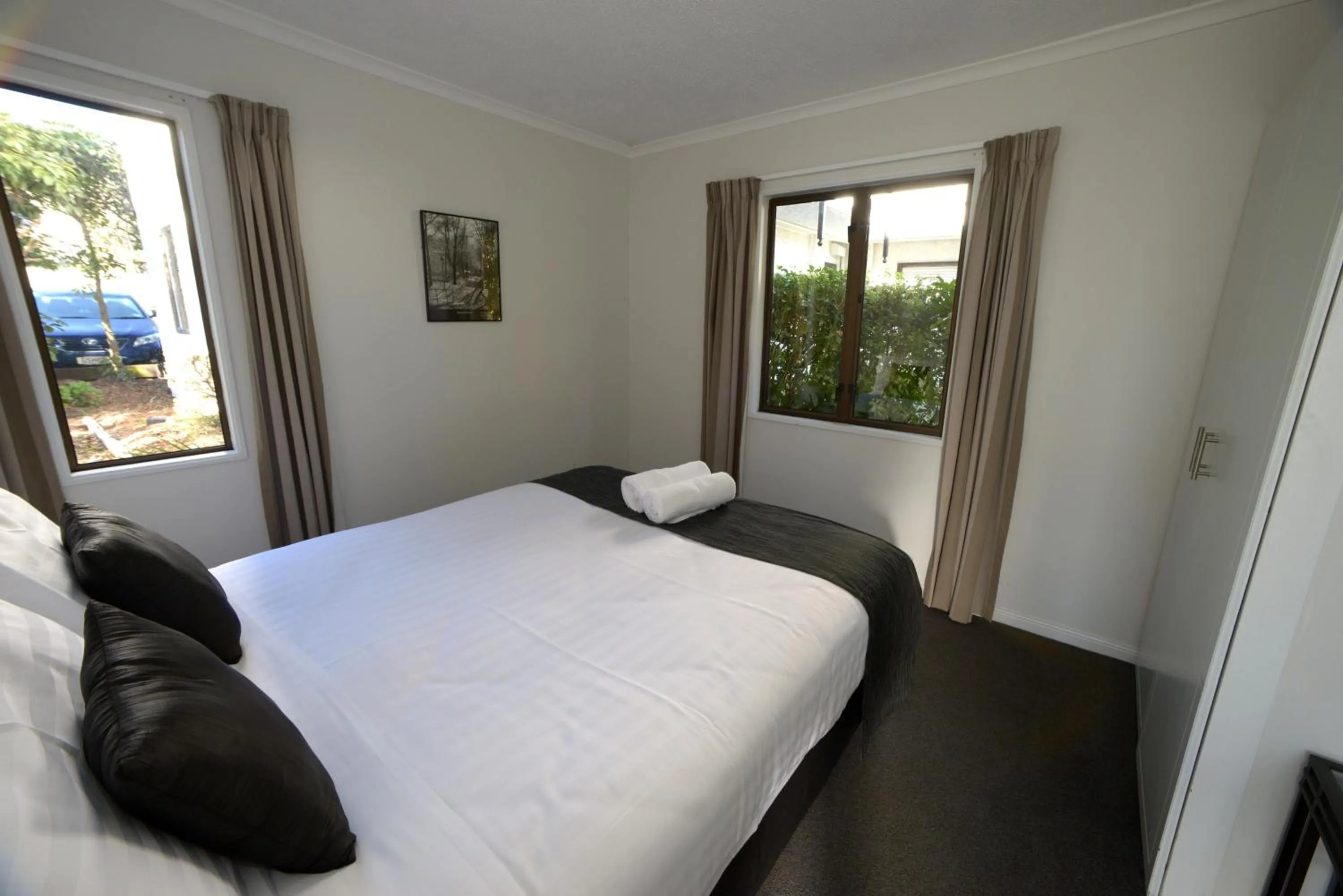 Bed in Akaroa Village Inn