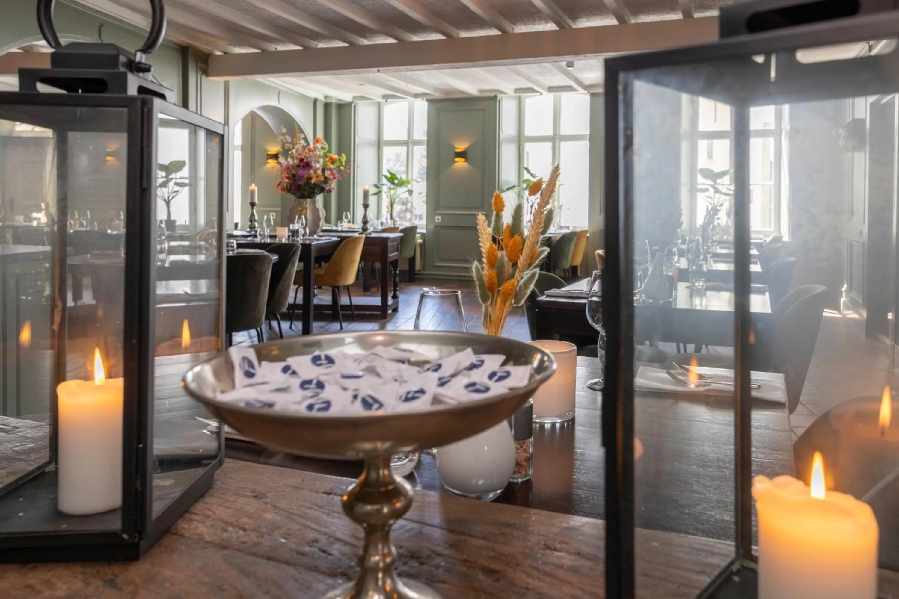 Restaurant/places to eat in Fletcher Hotel La Ville Blanche