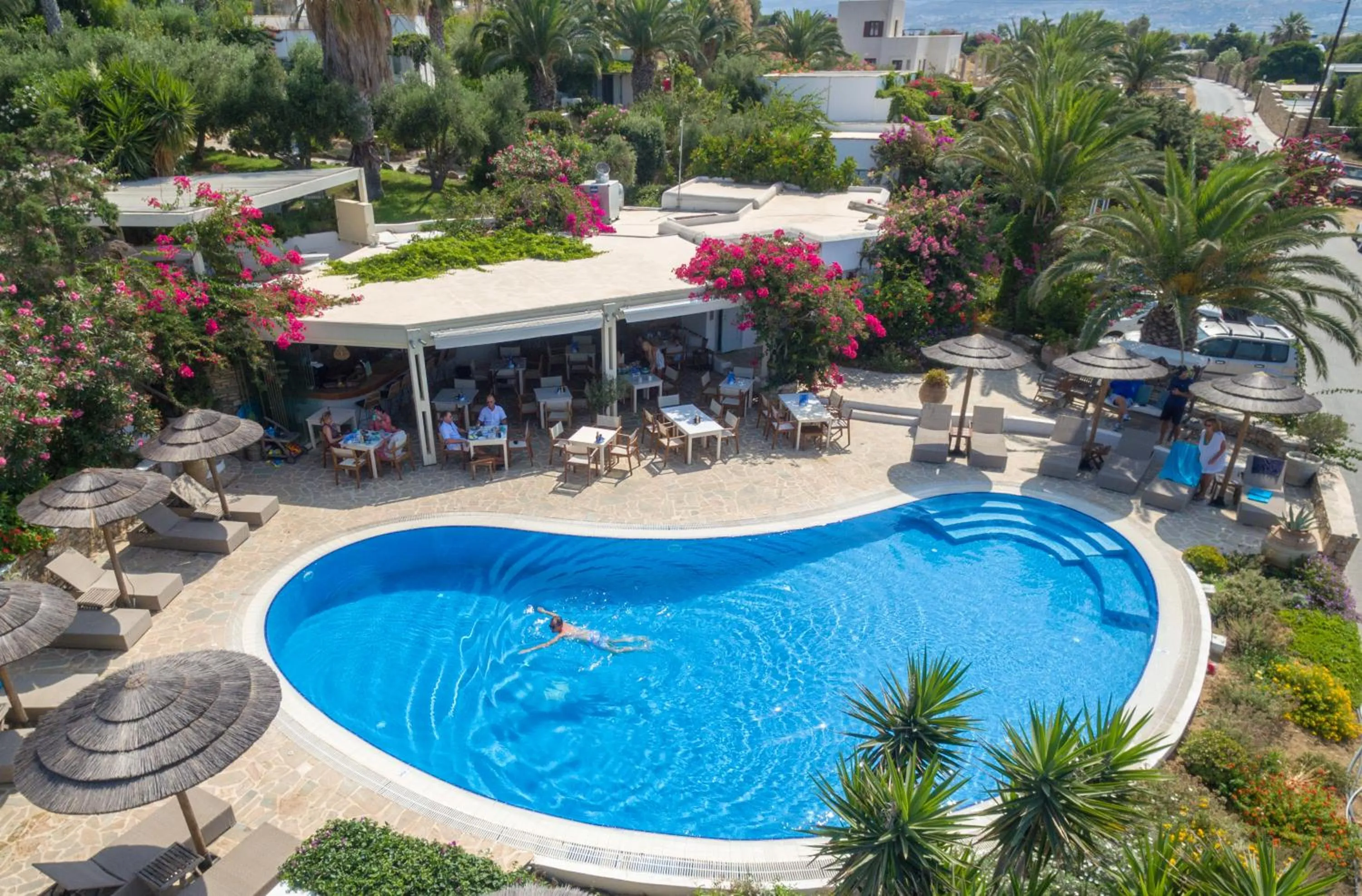 Swimming pool in Kavos Hotel Naxos