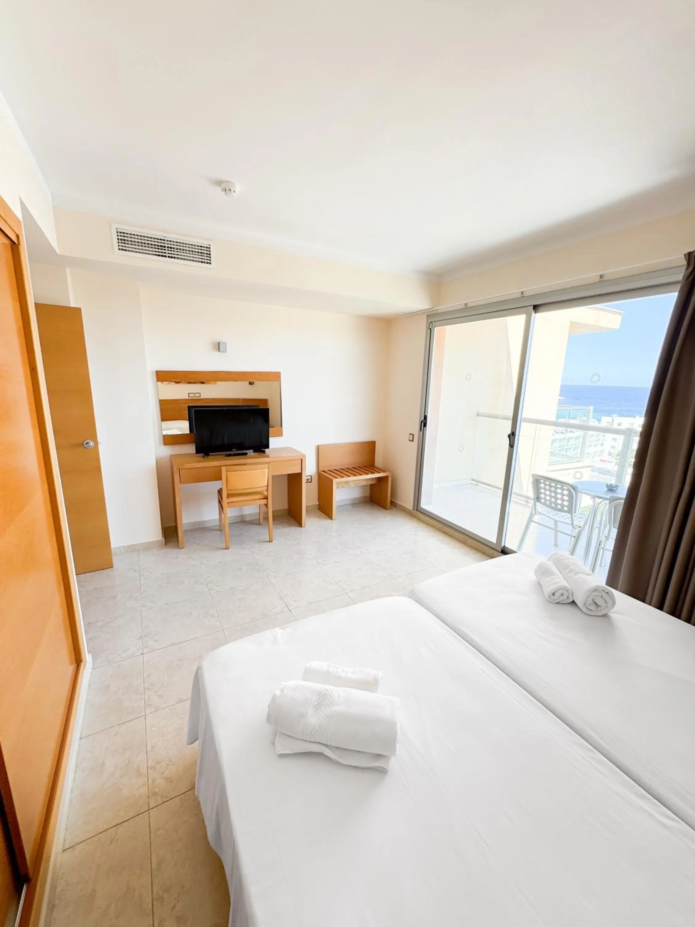 Balcony/Terrace in Hotel Atlantic by Hoteles Centric