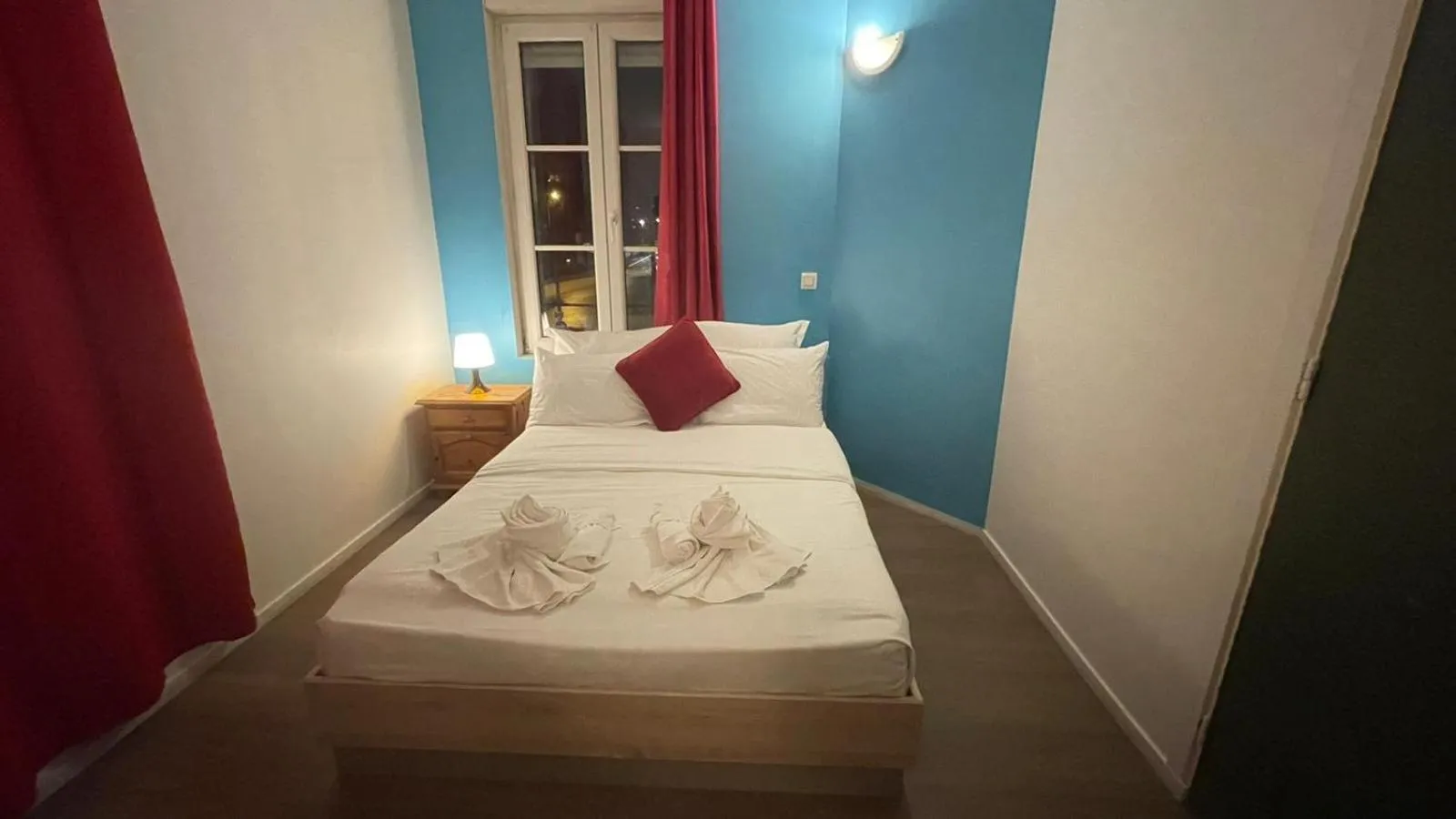 Bed in hôtel- restaurant le Saint Quentin