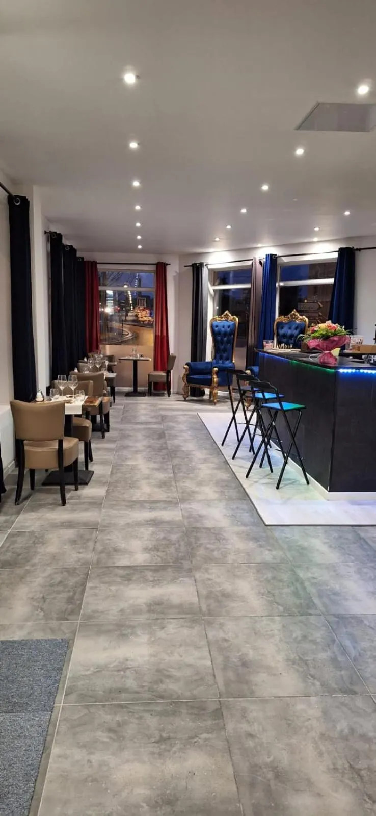 Restaurant/places to eat in hôtel- restaurant le Saint Quentin