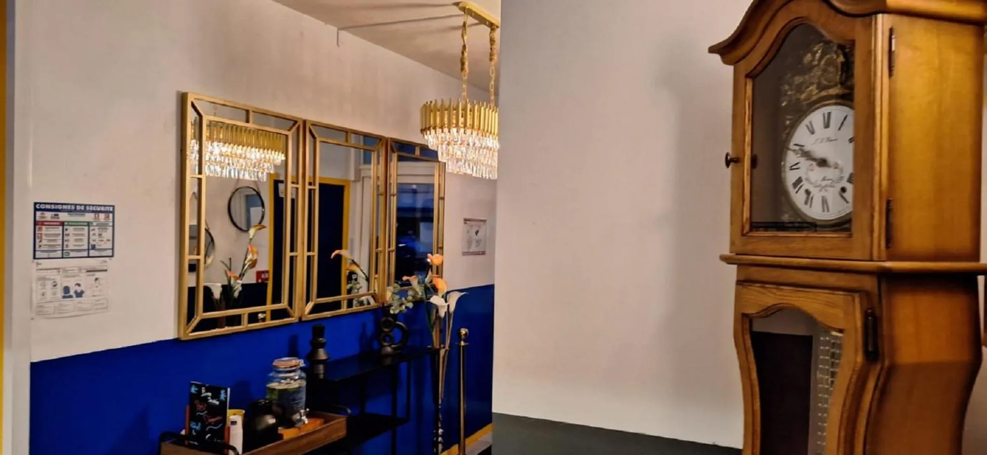 Facade/entrance in hôtel- restaurant le Saint Quentin