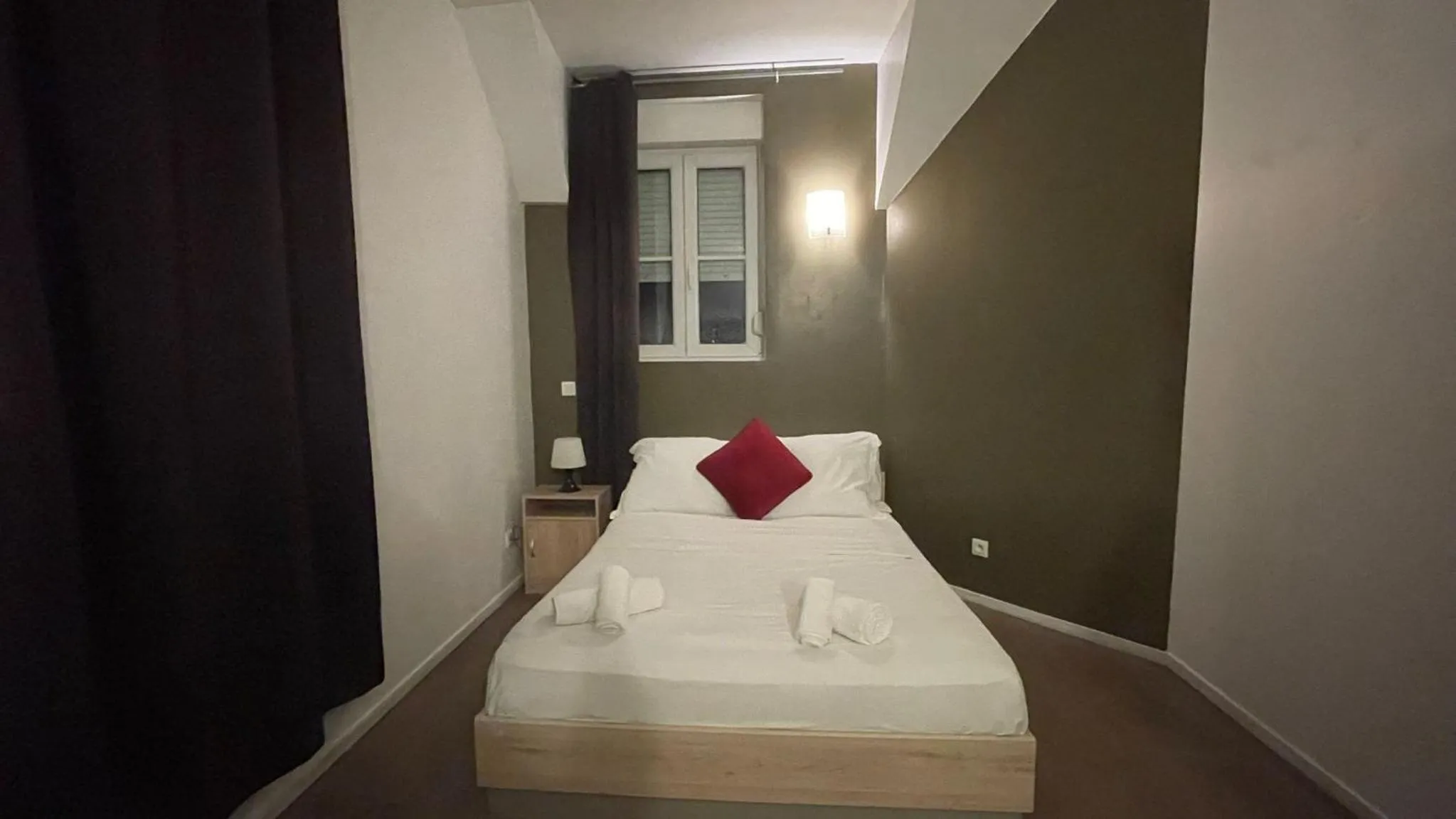 Bed in hôtel- restaurant le Saint Quentin