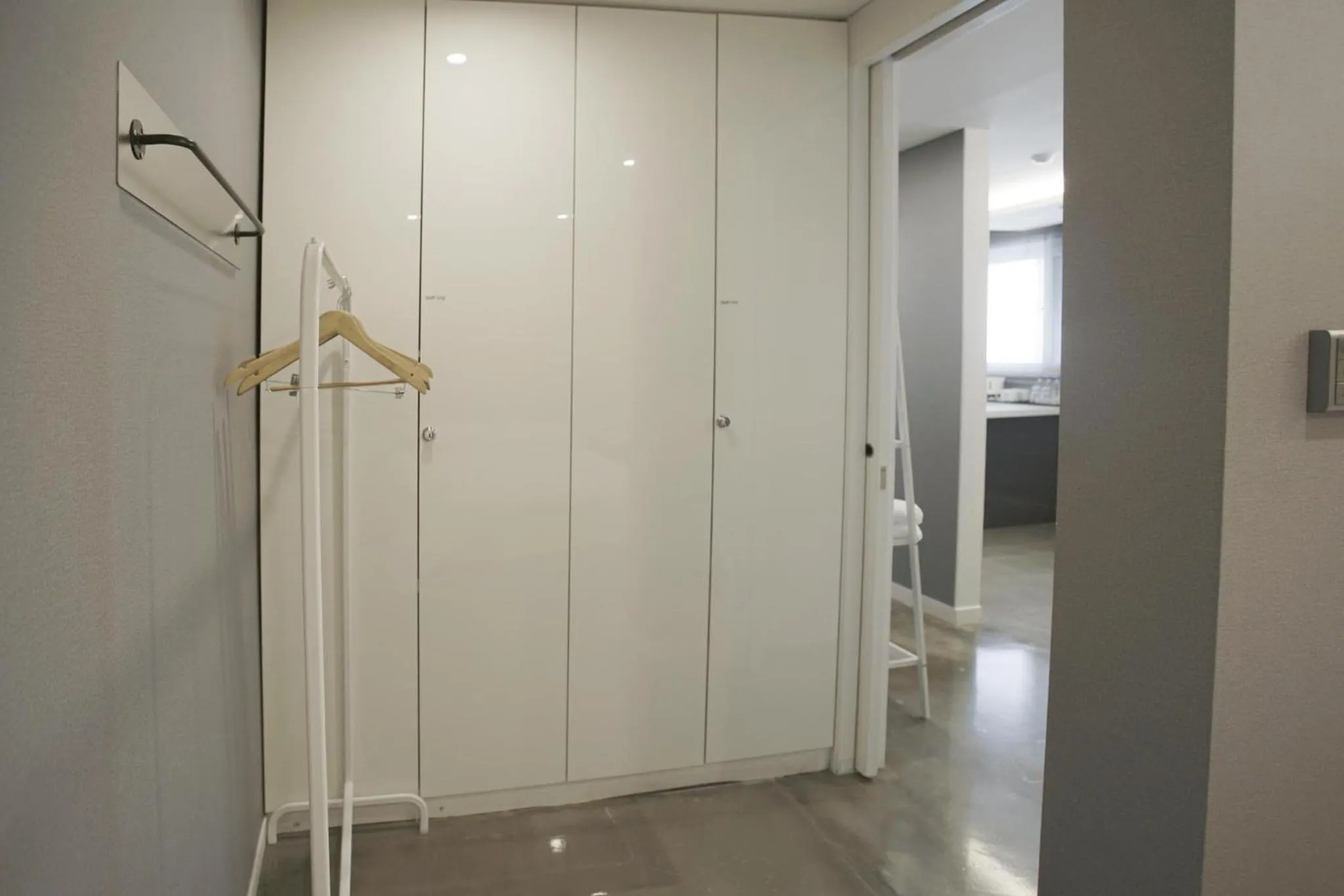 wardrobe in Hotel DADA Insadong