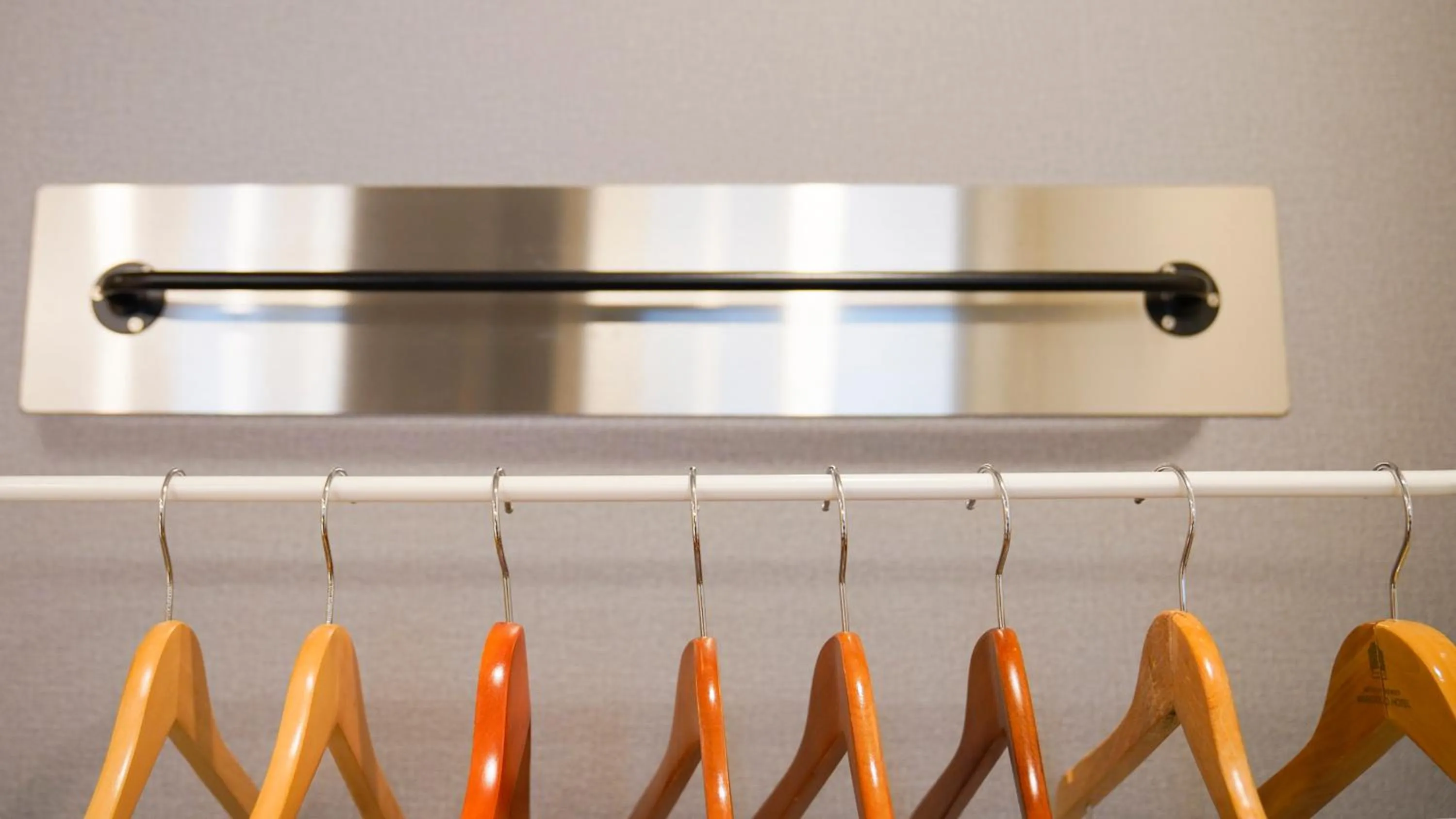 wardrobe in Hotel DADA Insadong