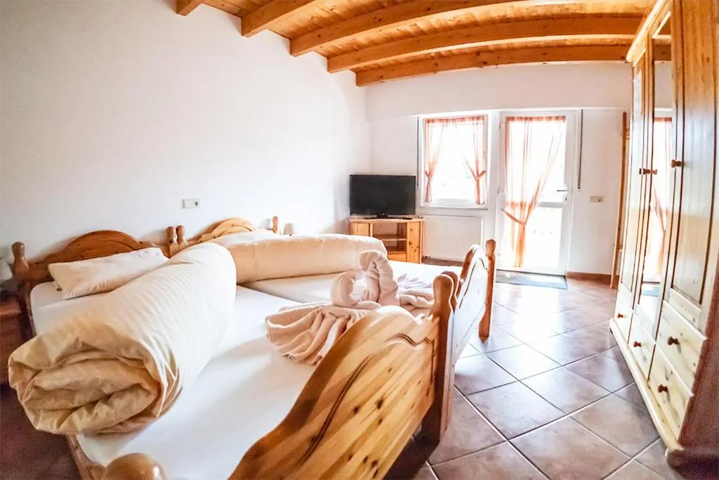 Photo of the whole room, Bed in Landgasthof Scherer
