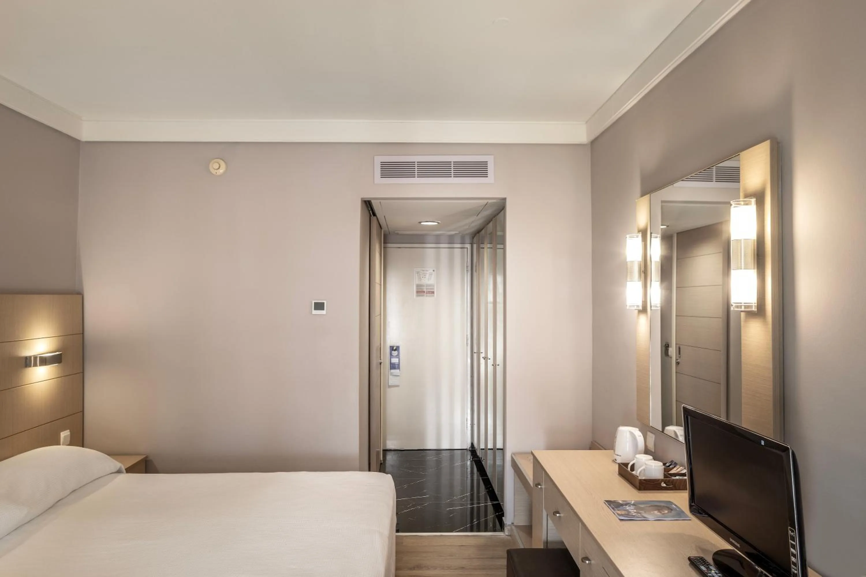 Bedroom, Bed in Louis Ledra Beach