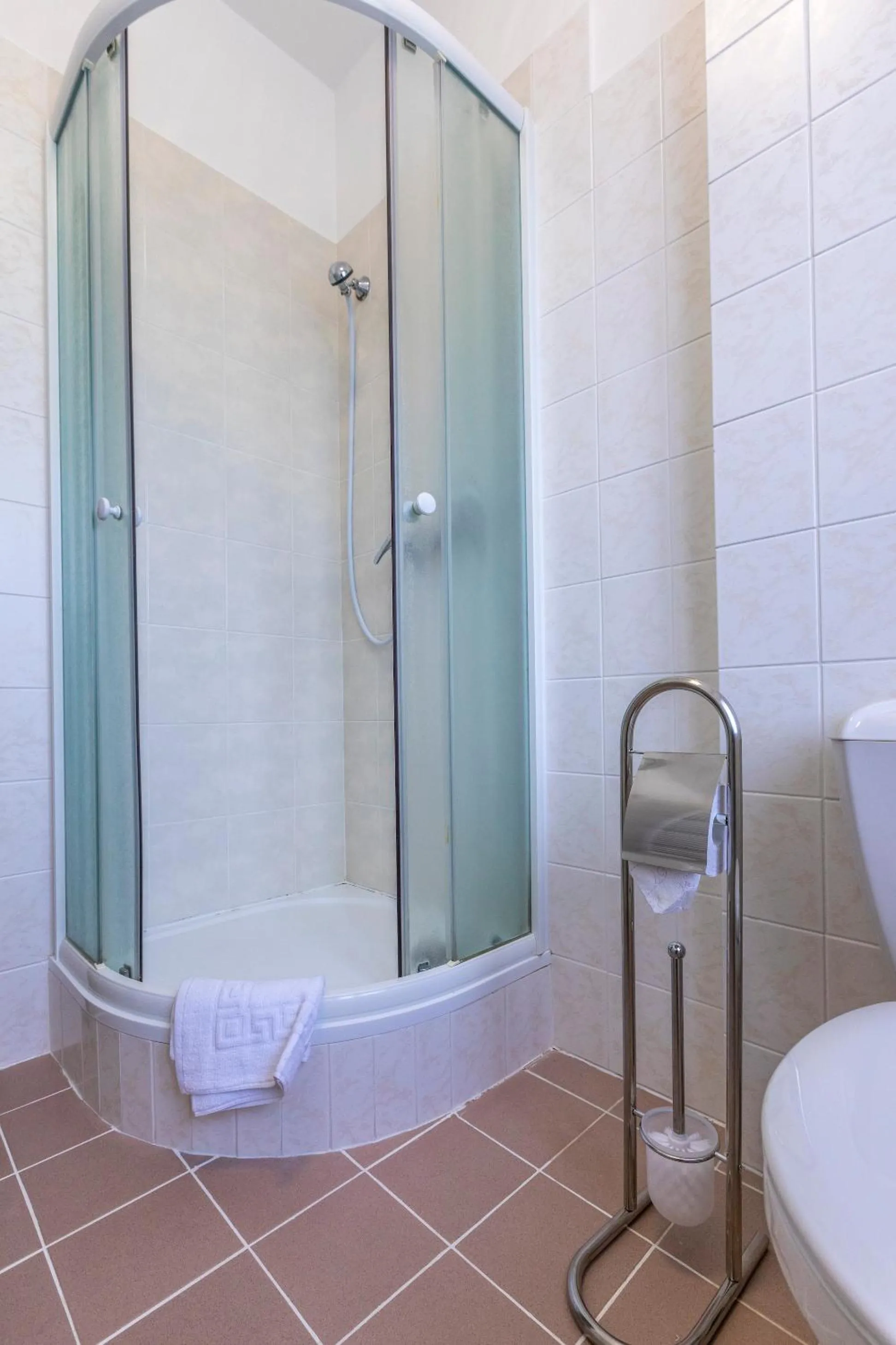 Bathroom in Pension Hubert