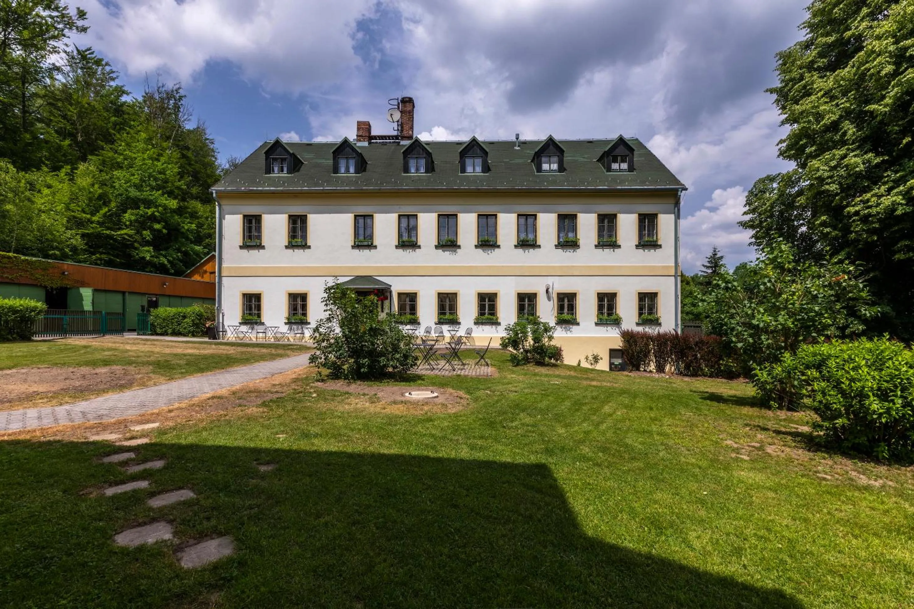 Property building in Pension Hubert