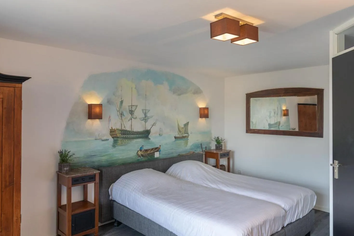 Bedroom, Bed in Hotel-Restaurant Loodsmans Welvaren