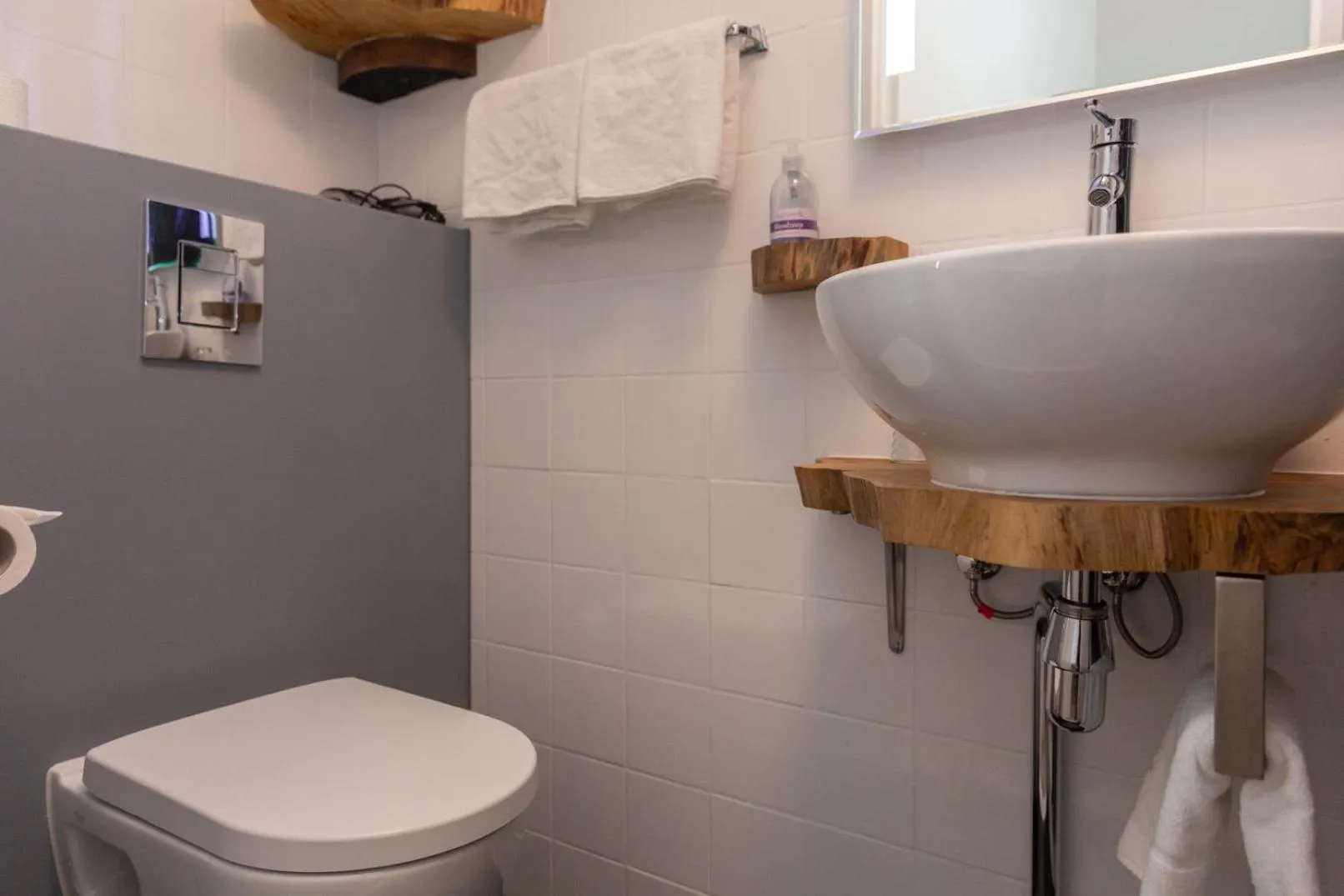 Bathroom in Hotel-Restaurant Loodsmans Welvaren