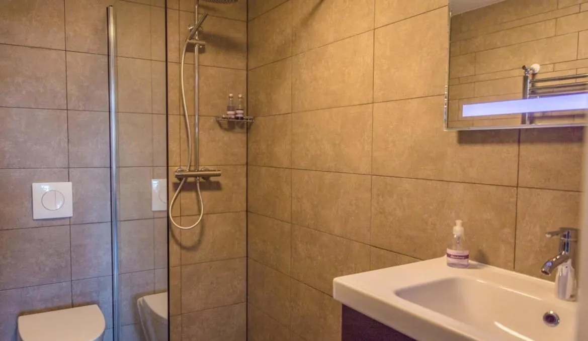 Bathroom in Hotel-Restaurant Loodsmans Welvaren