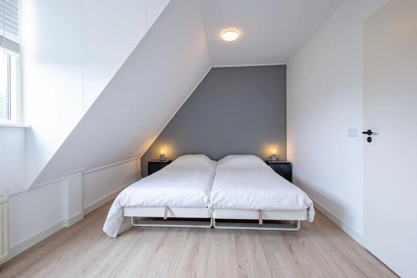 Bed in Hotel-Restaurant Loodsmans Welvaren