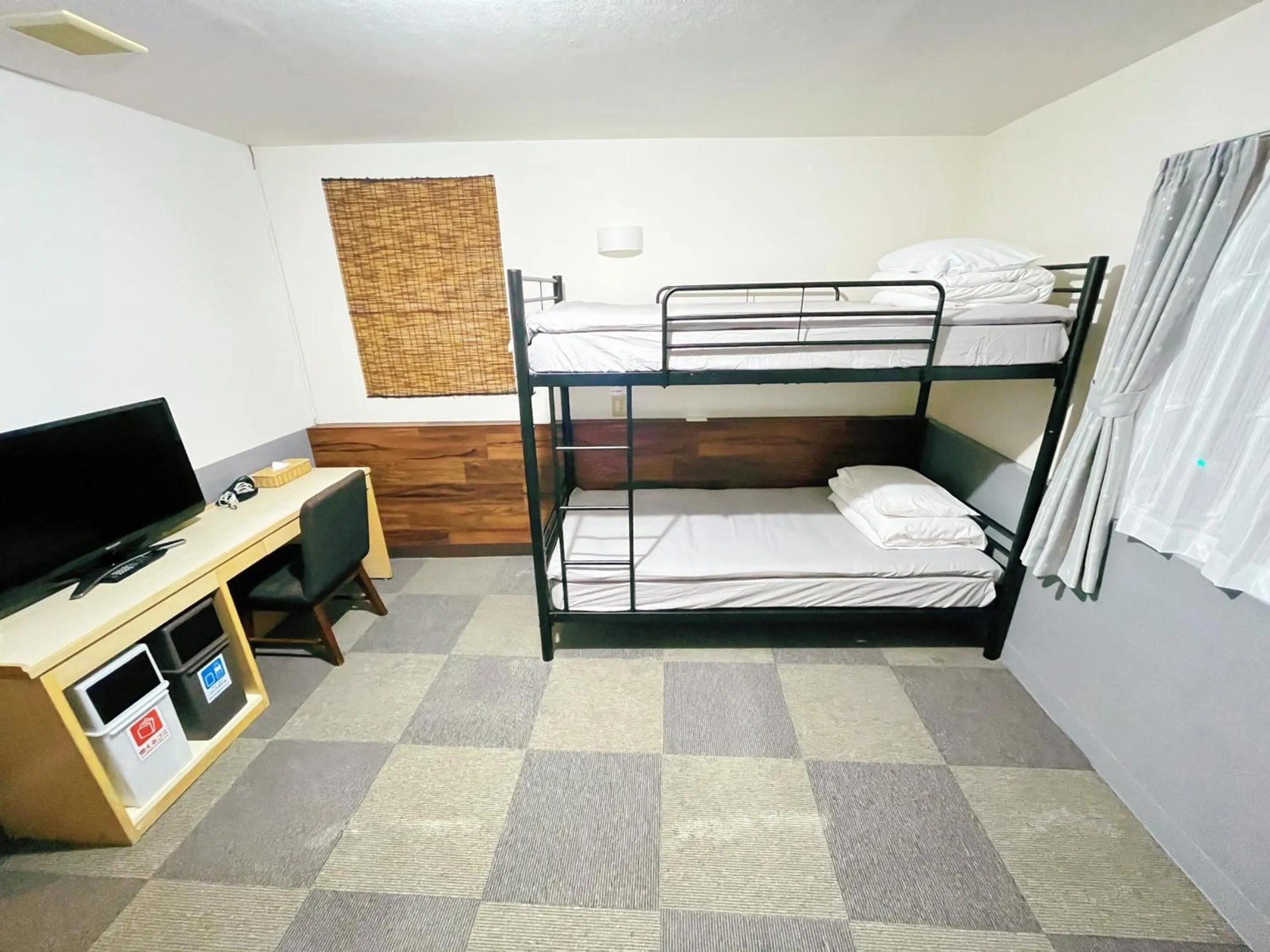 bunk bed, Bed in Hotel Orox