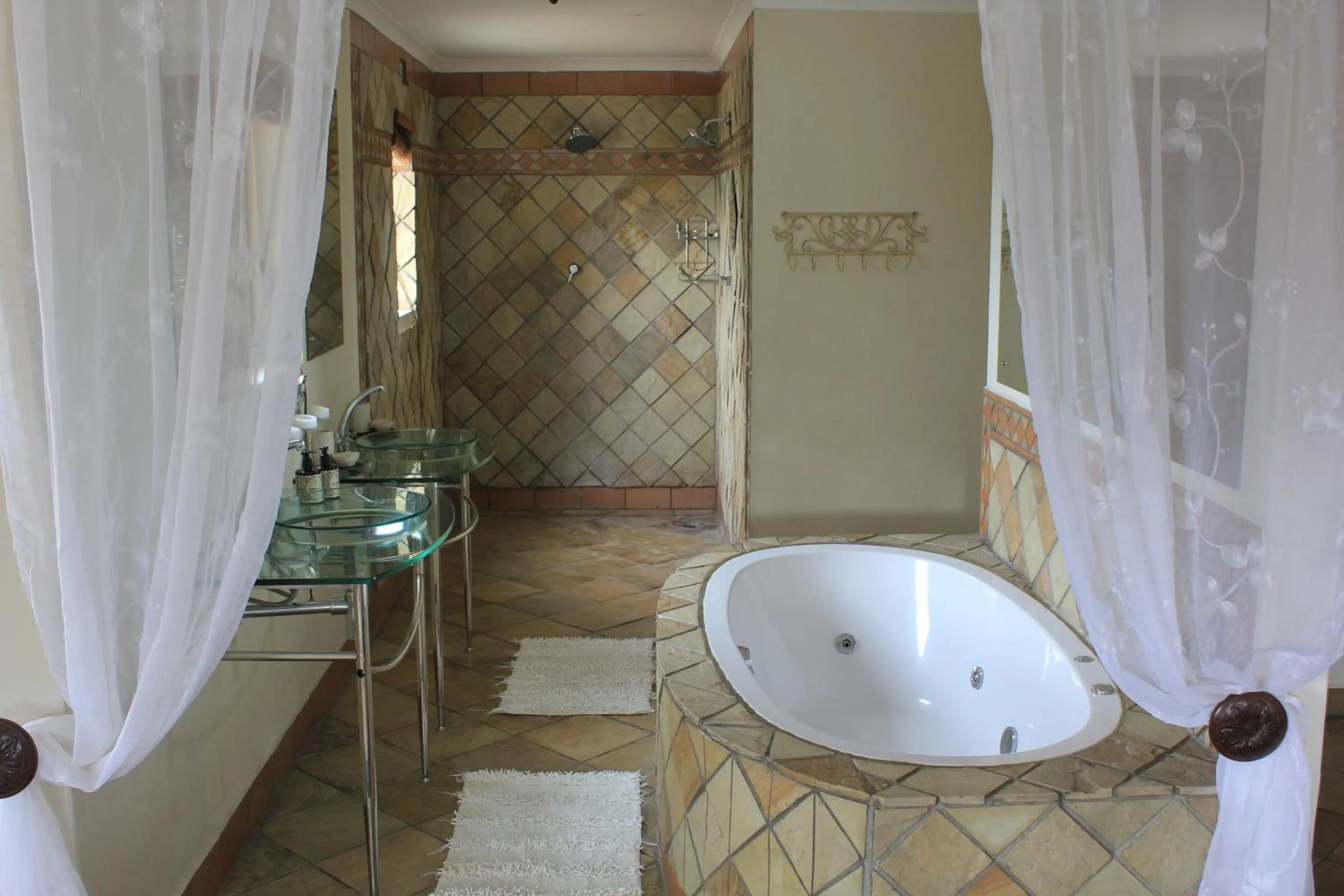 Bathroom in 19th Hole Golf Villa Guesthouse