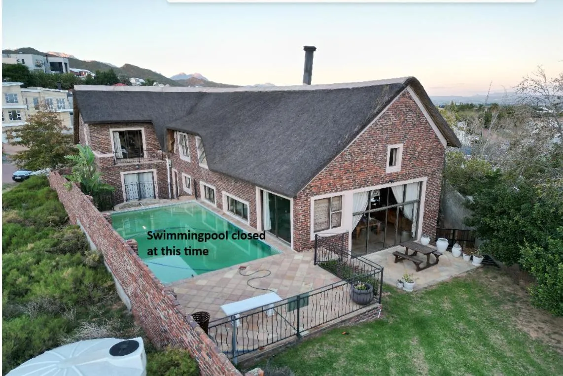 19th Hole Golf Villa Guesthouse