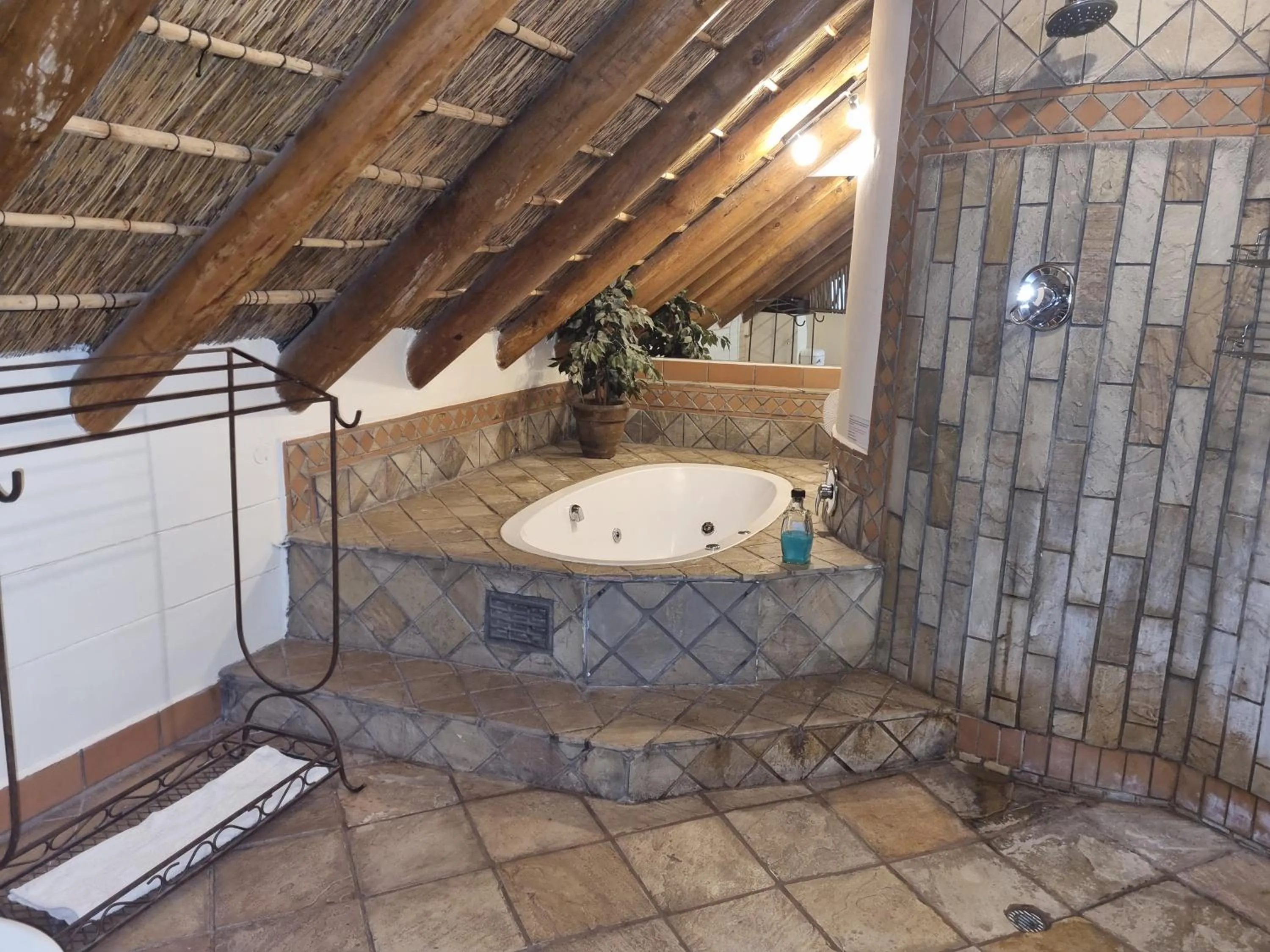 Bathroom in 19th Hole Golf Villa Guesthouse