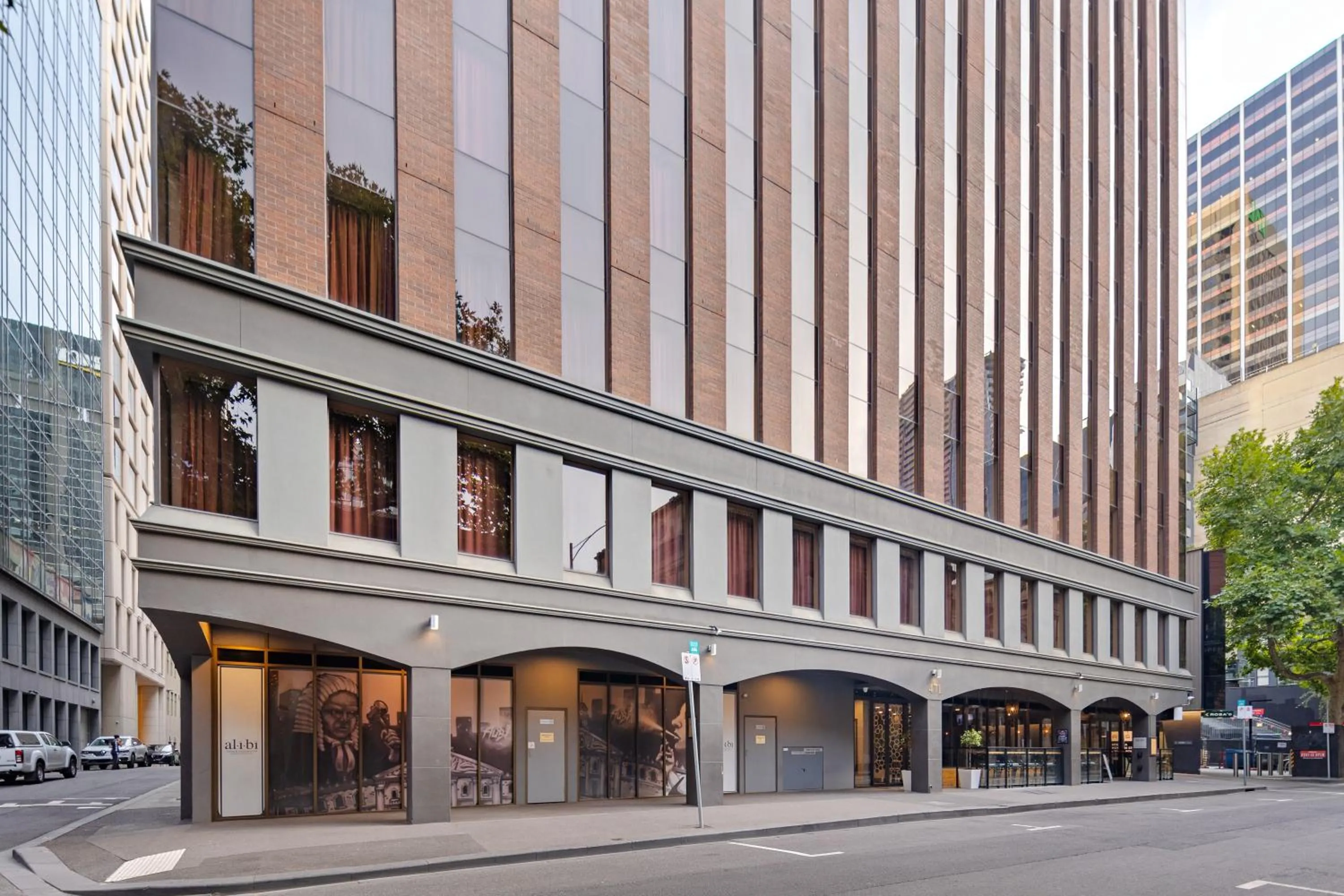 Property building in Melbourne City Suites