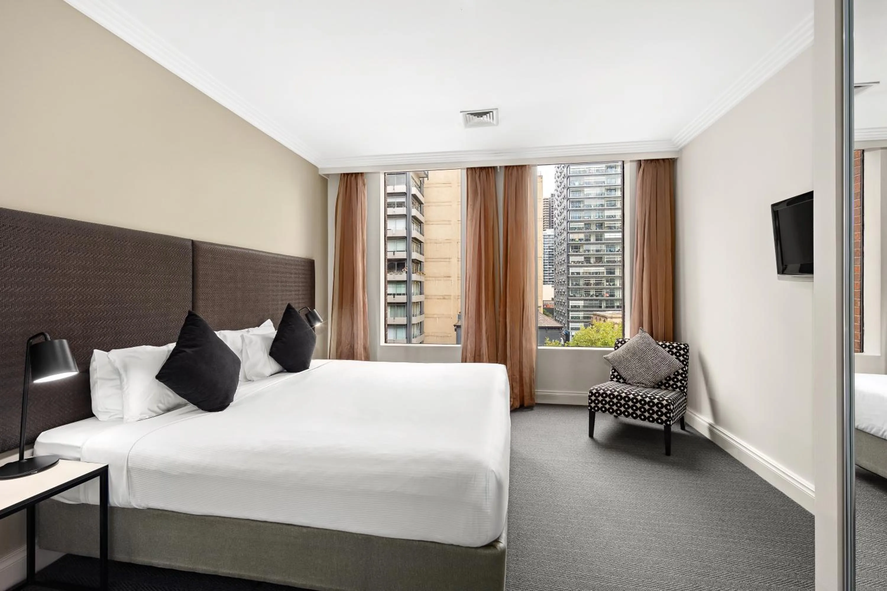 Bed in Melbourne City Suites