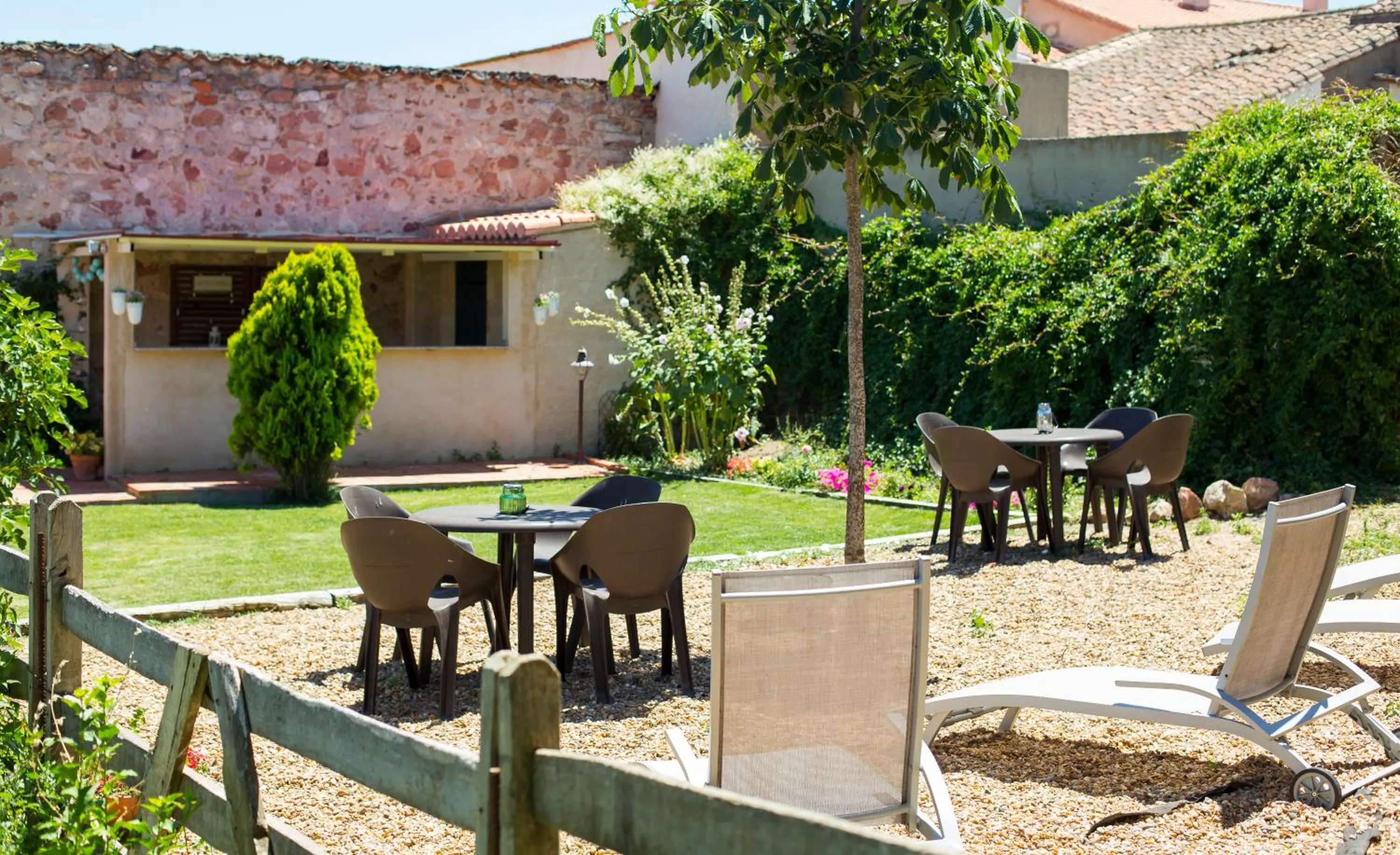 Garden in Posada Real del Buen Camino, alojamiento rural