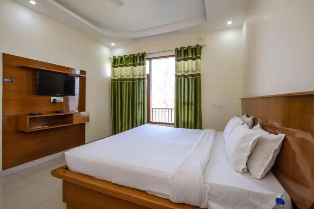 Bedroom in Hotel Roop