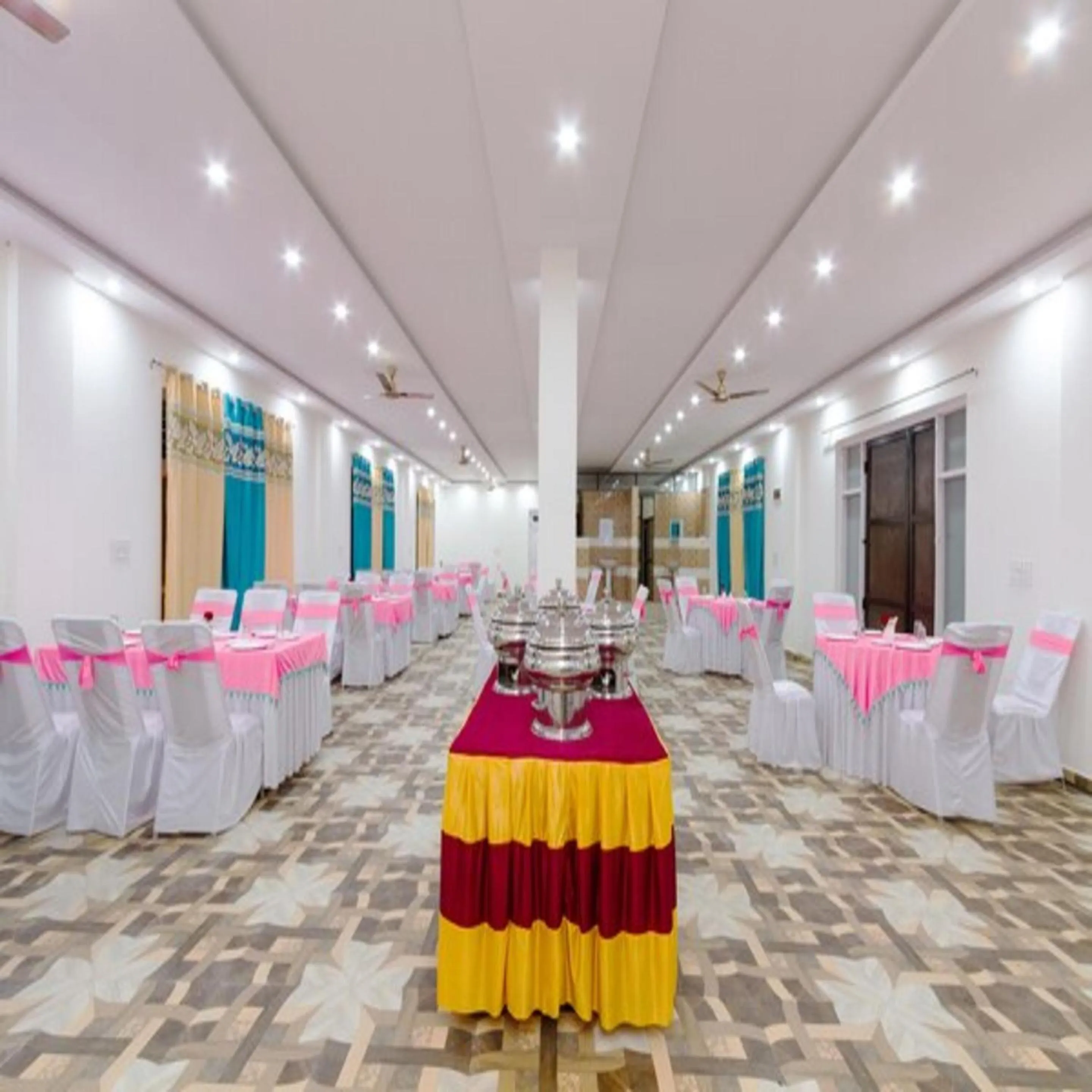 Banquet/Function facilities in Hotel Roop