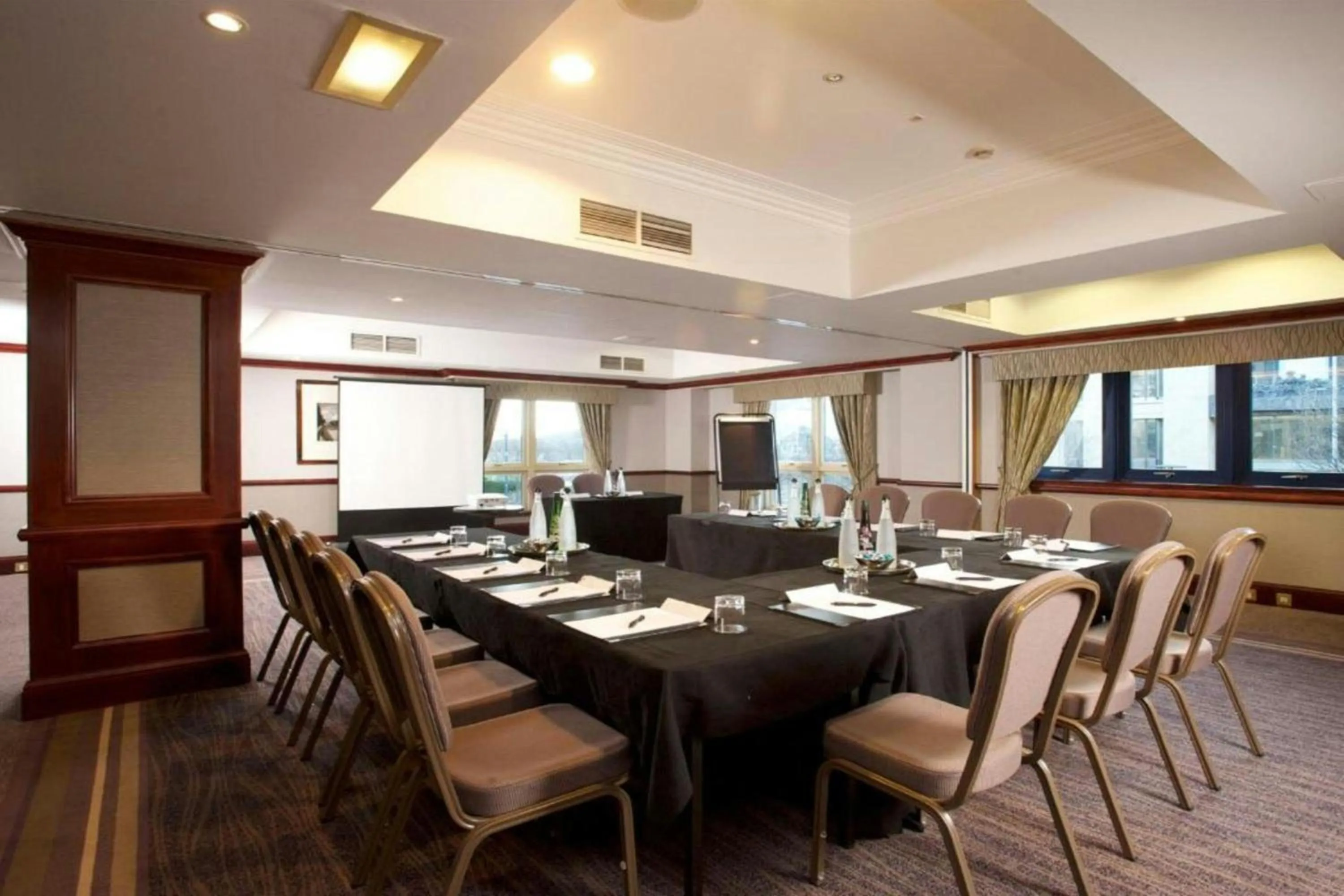 Meeting/conference room in Edinburgh Marriott Hotel Holyrood