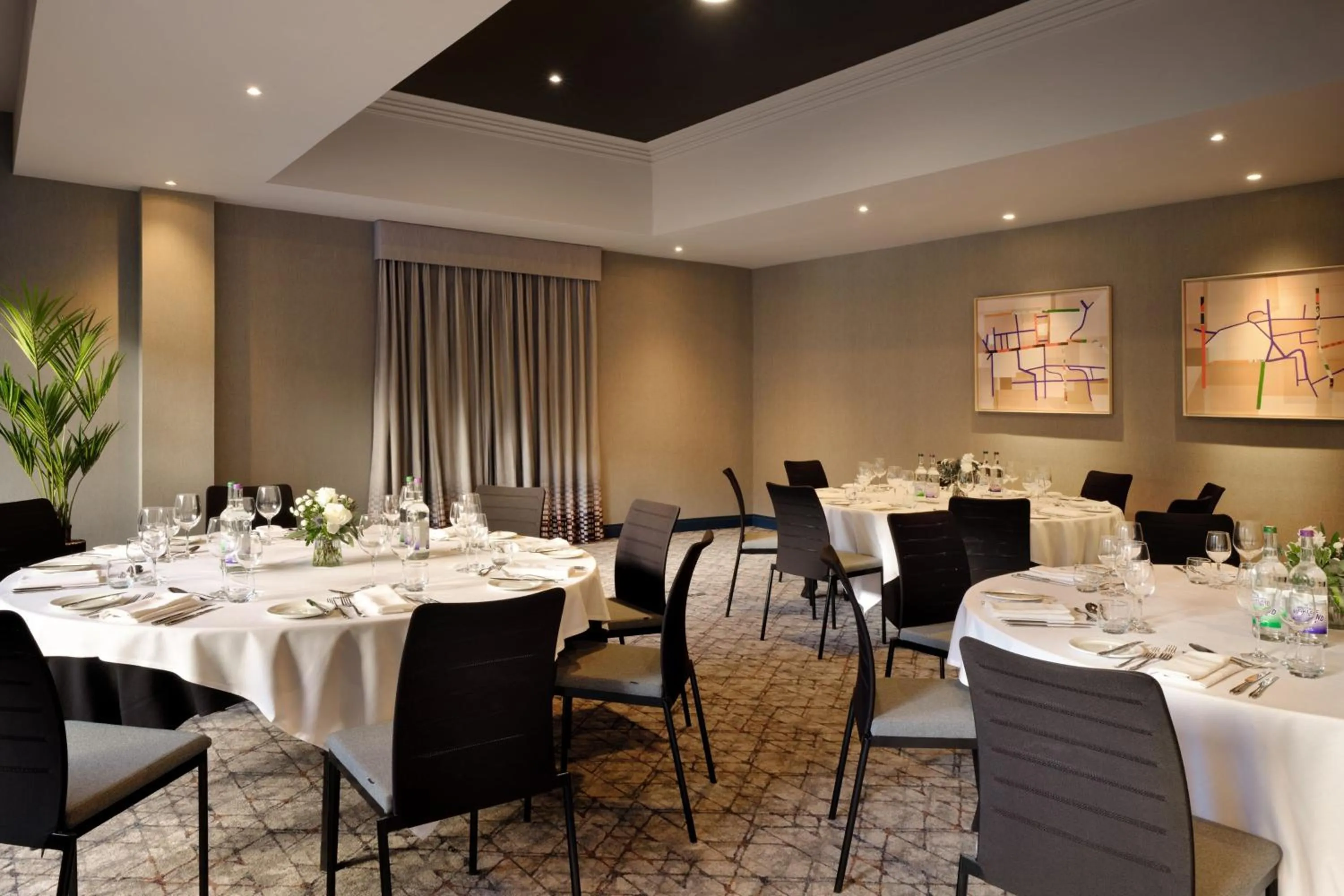 Meeting/conference room in Edinburgh Marriott Hotel Holyrood