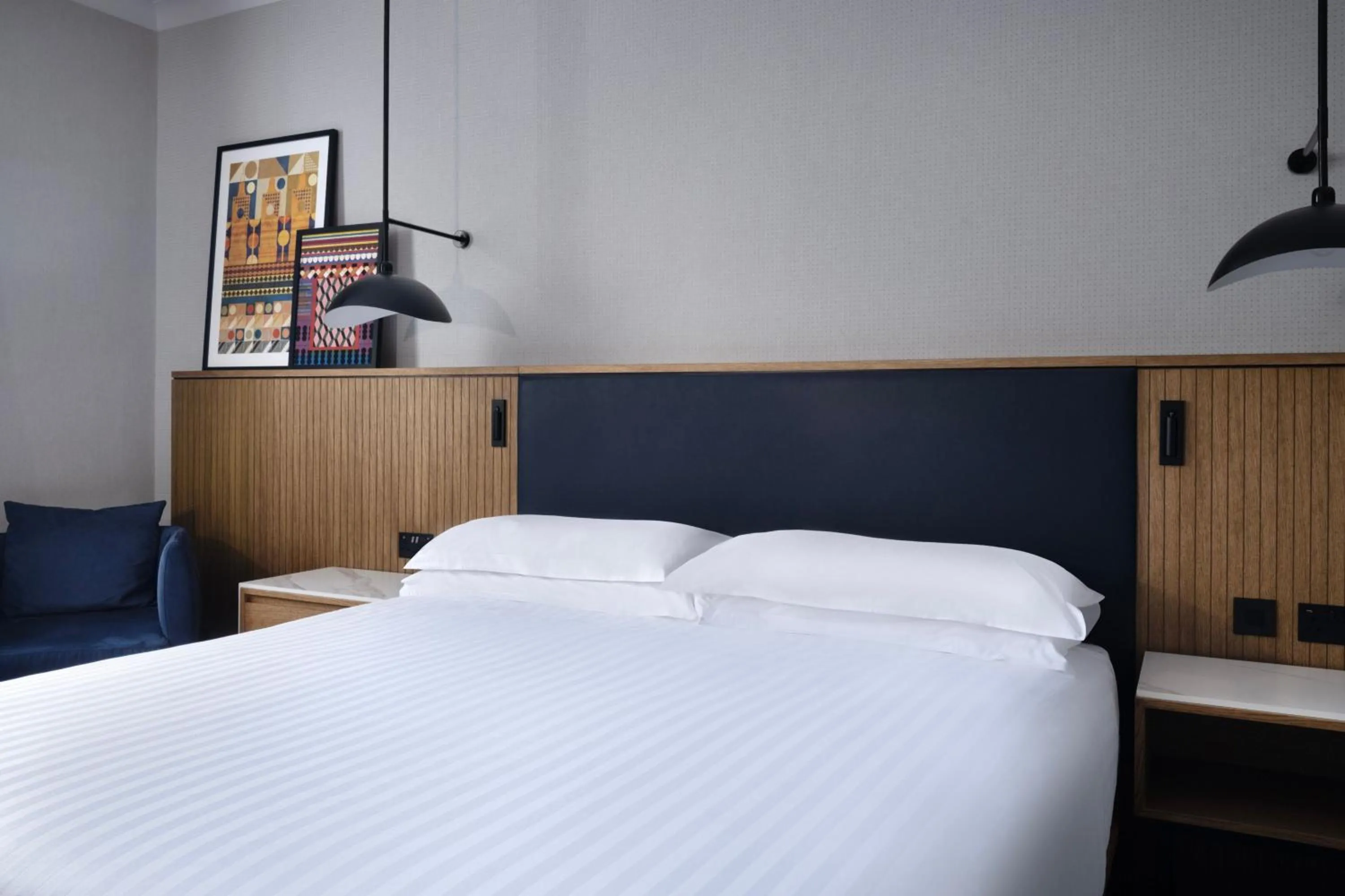 Photo of the whole room, Bed in Edinburgh Marriott Hotel Holyrood