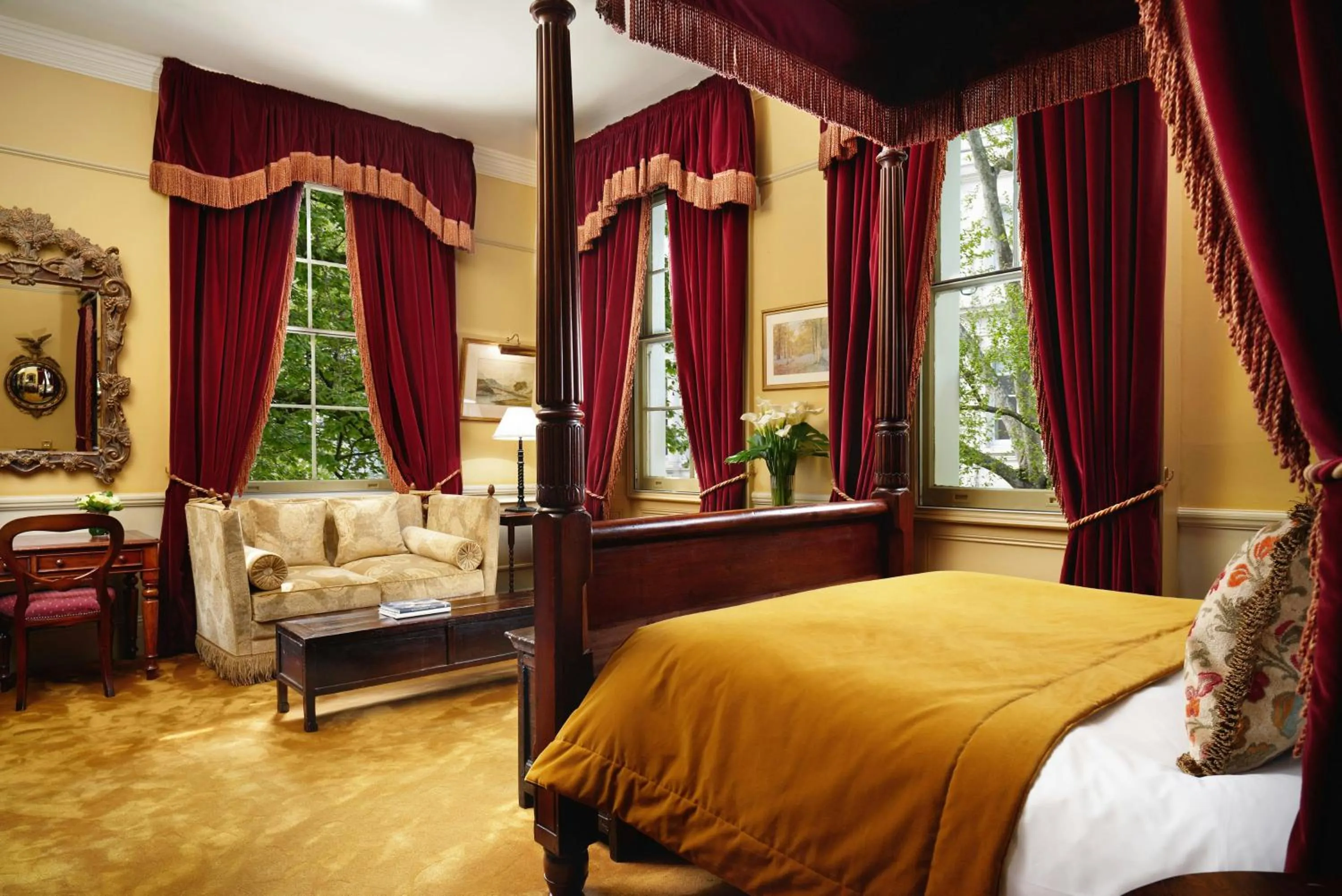 Photo of the whole room, Bed in The Gore London - Starhotels Collezione