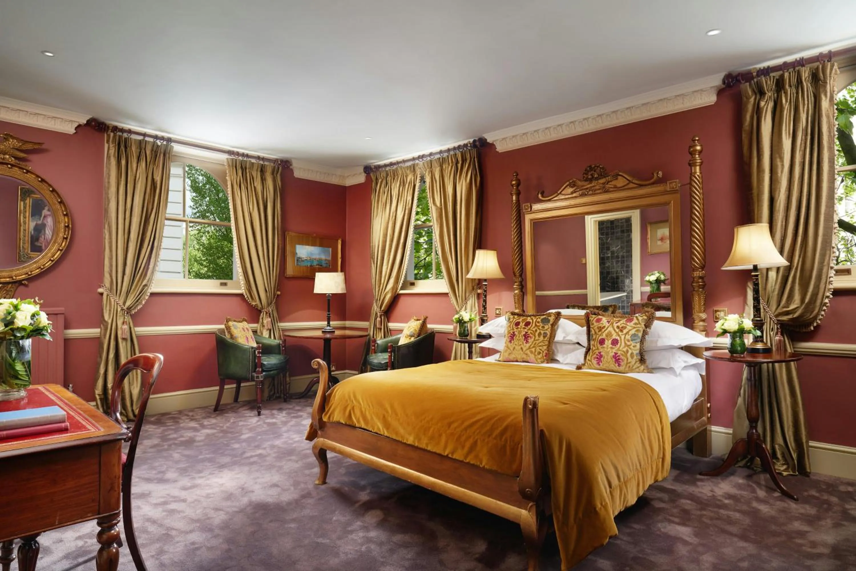 Photo of the whole room, Bed in The Gore London - Starhotels Collezione