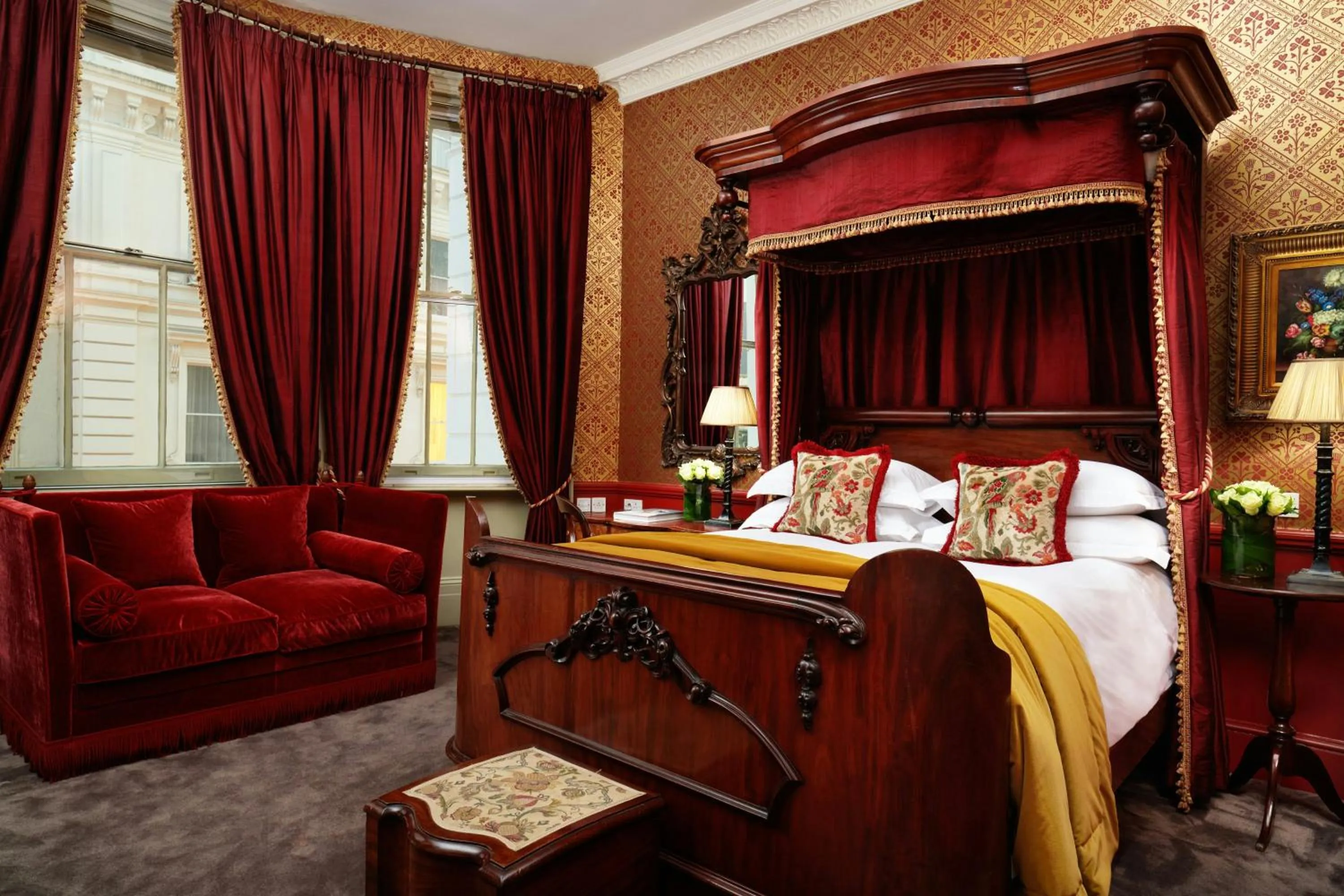 Photo of the whole room, Bed in The Gore London - Starhotels Collezione