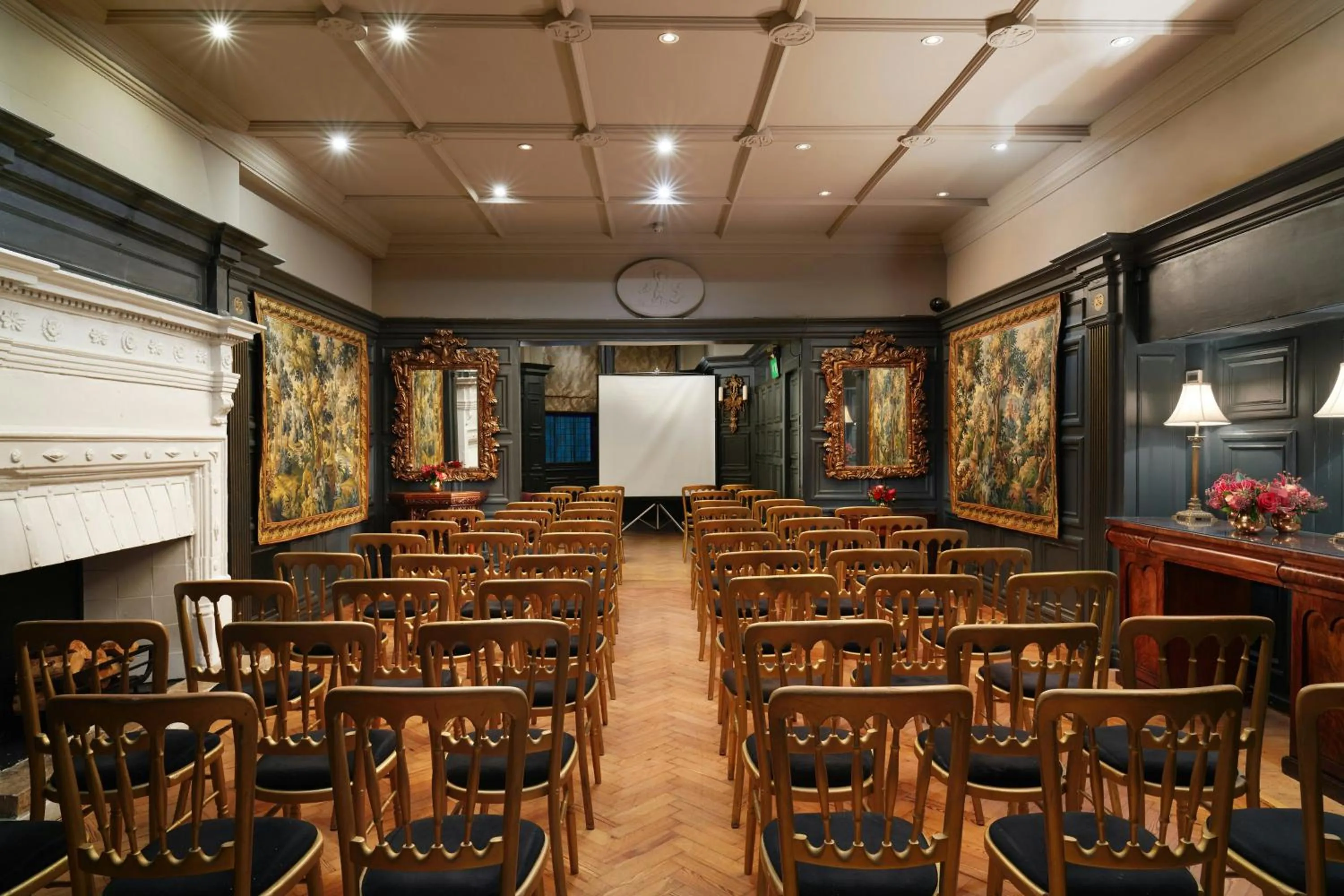 Meeting/conference room in The Gore London - Starhotels Collezione
