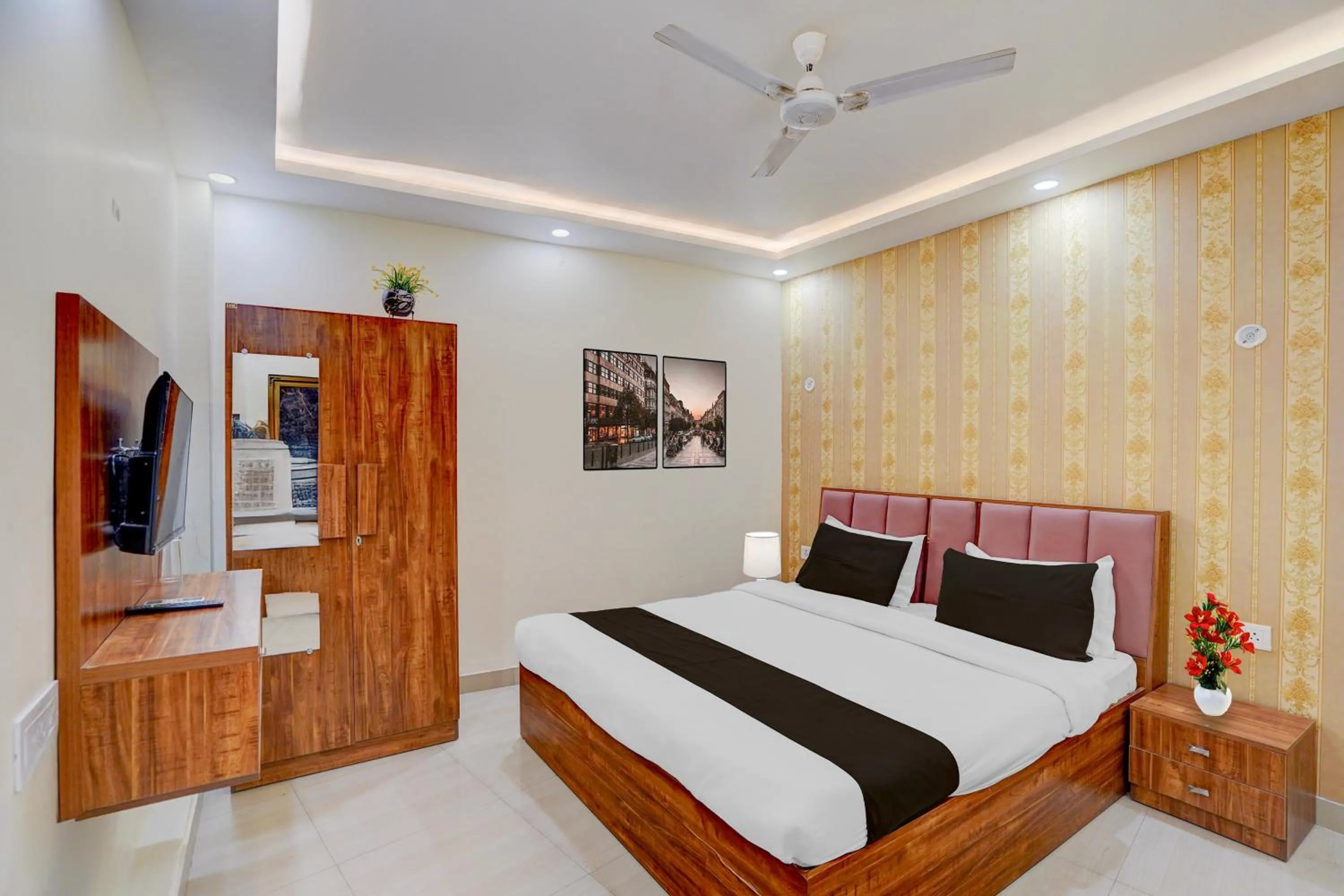 Bedroom, Bed in Hotel O Ramaland Homestay