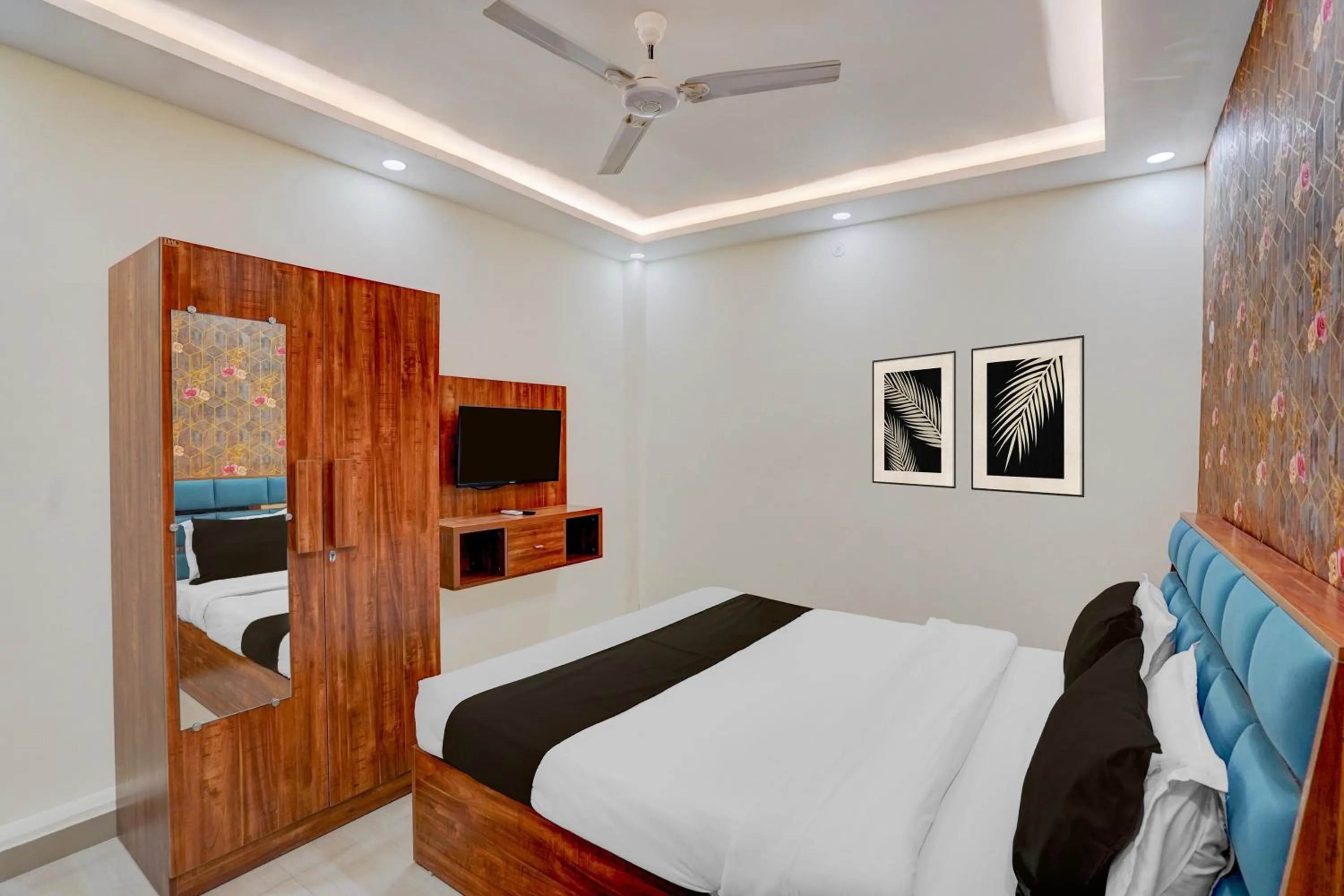 Bedroom, Bed in Hotel O Ramaland Homestay